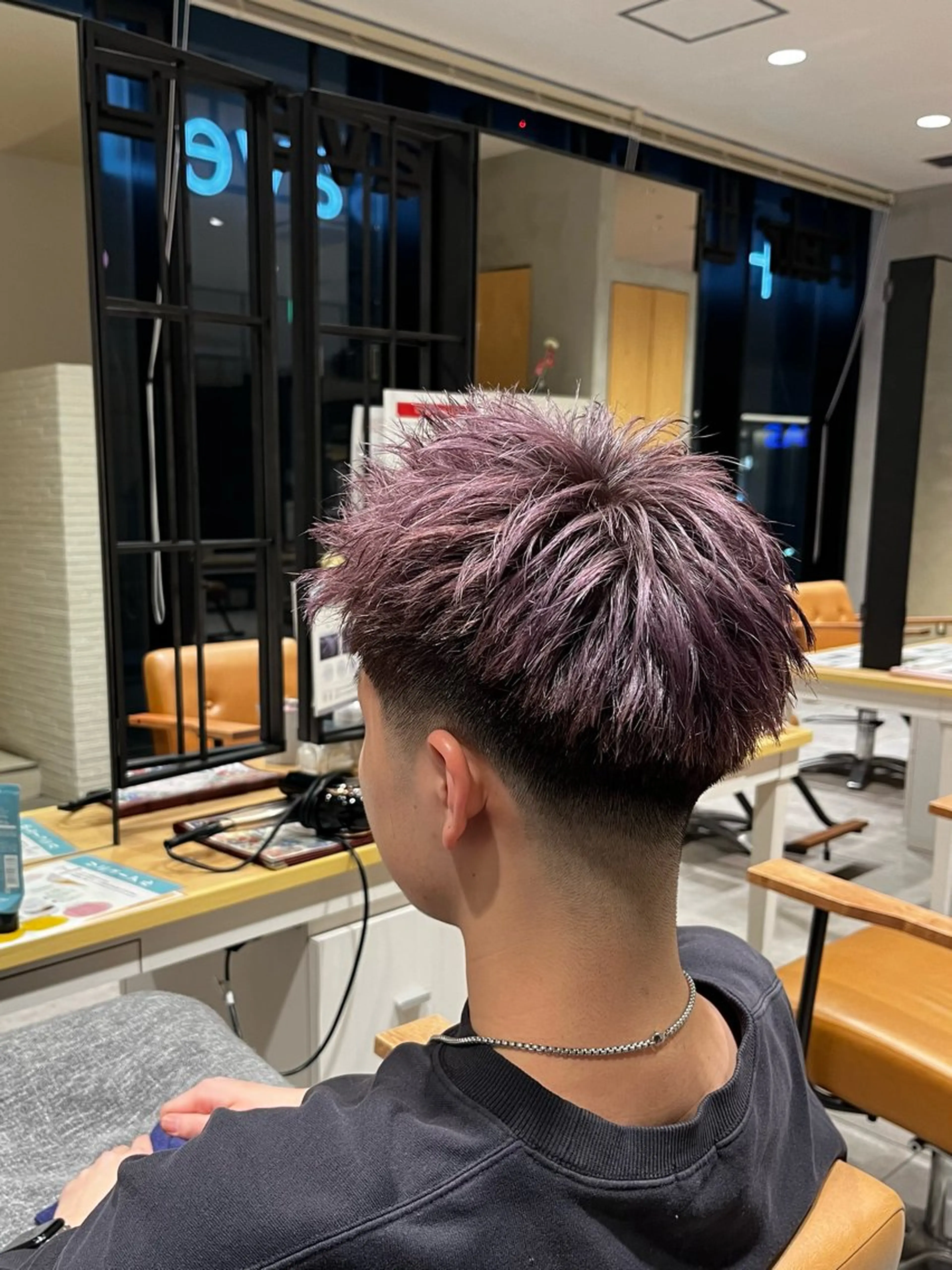 カラー メンズ メンズブリーチ ブリーチ ラベンダーカラー アサノ メグミのヘアスタイル