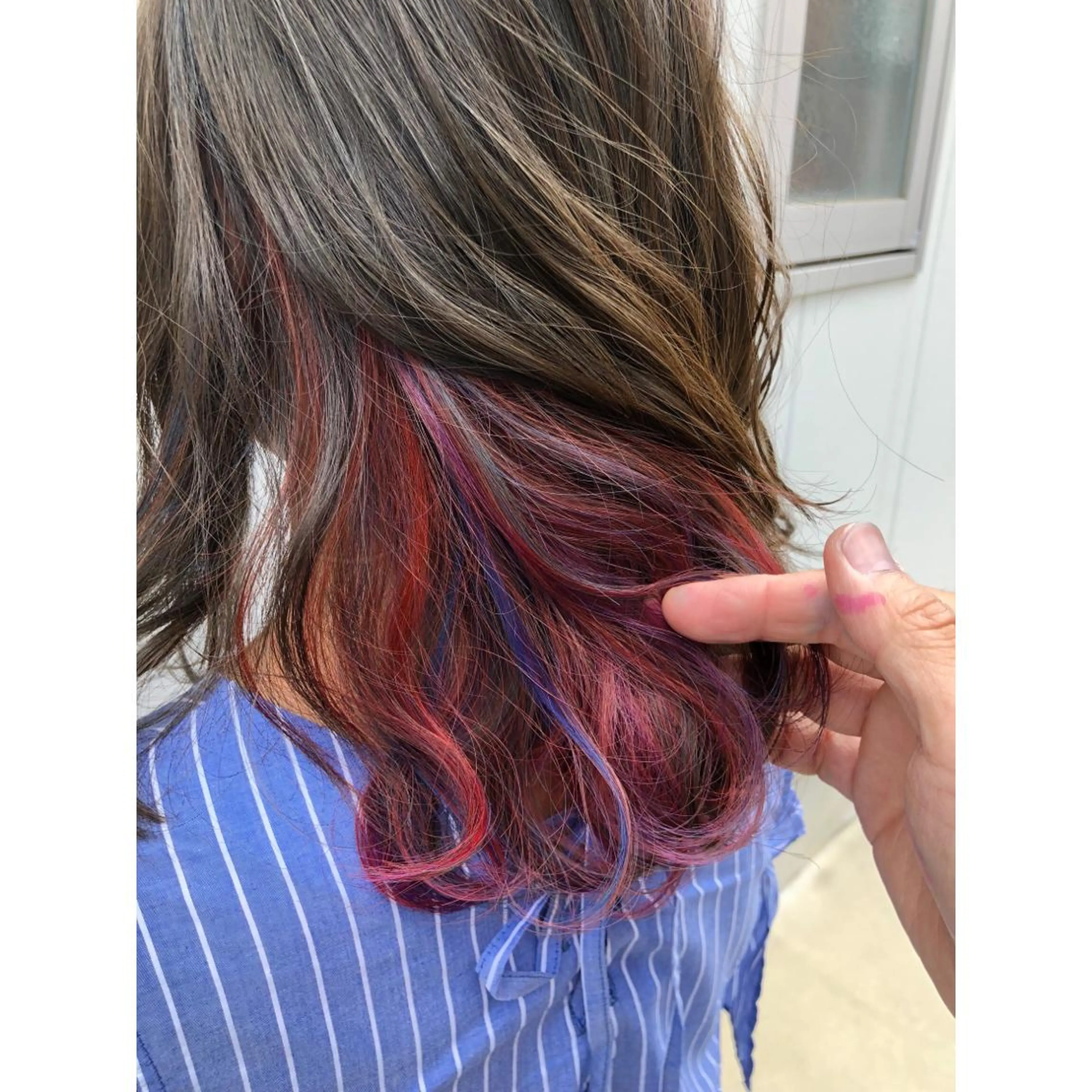 セミロング カラー ユニコーンカラー パーソナルカラー診断 できます　木曽　主博のヘアスタイル