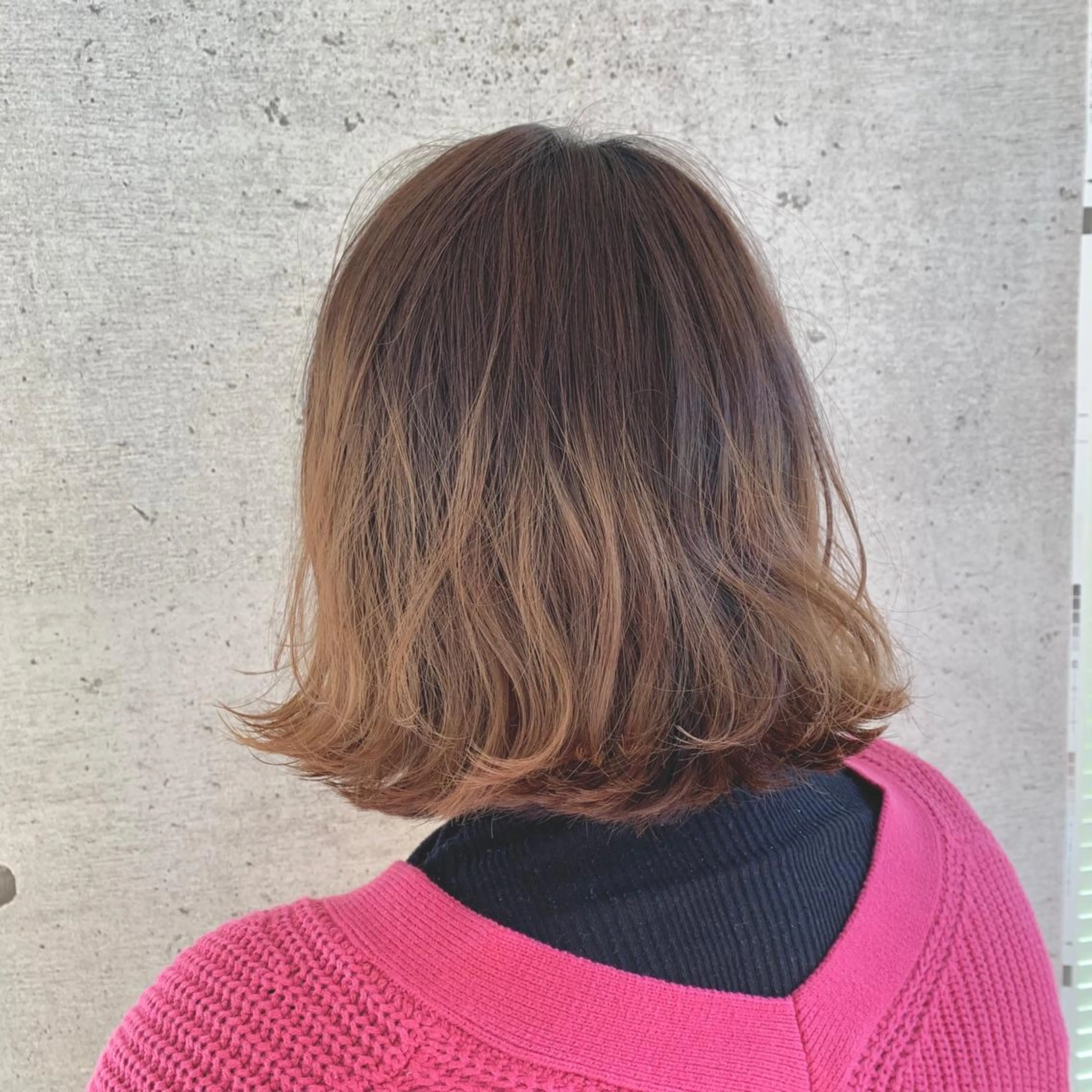 ミディアム 切りっぱなしボブ ボブ 加藤 綾華のヘアスタイル