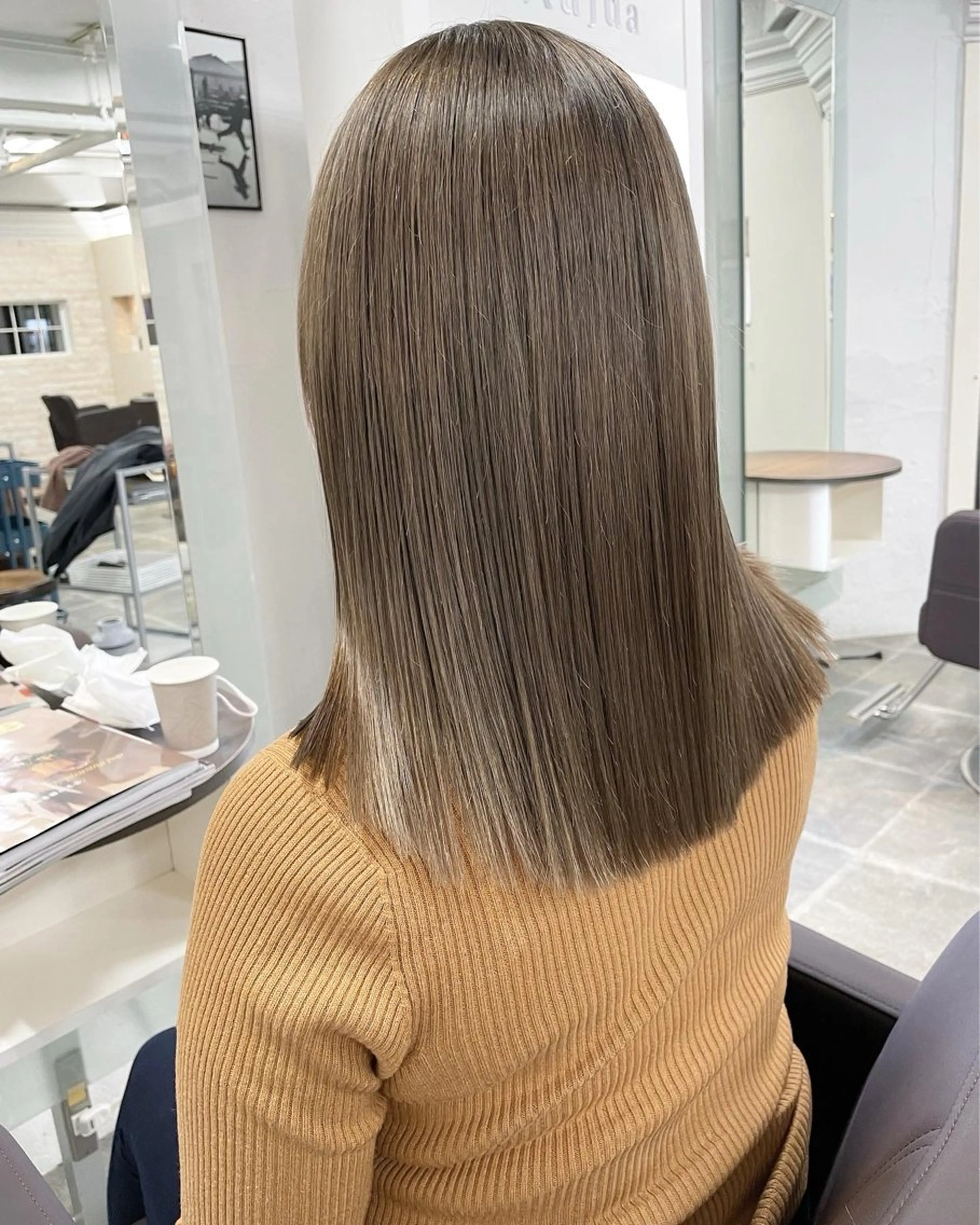 ミディアム カット ヘアカラー トリートメント 平 ちひろのヘアスタイル