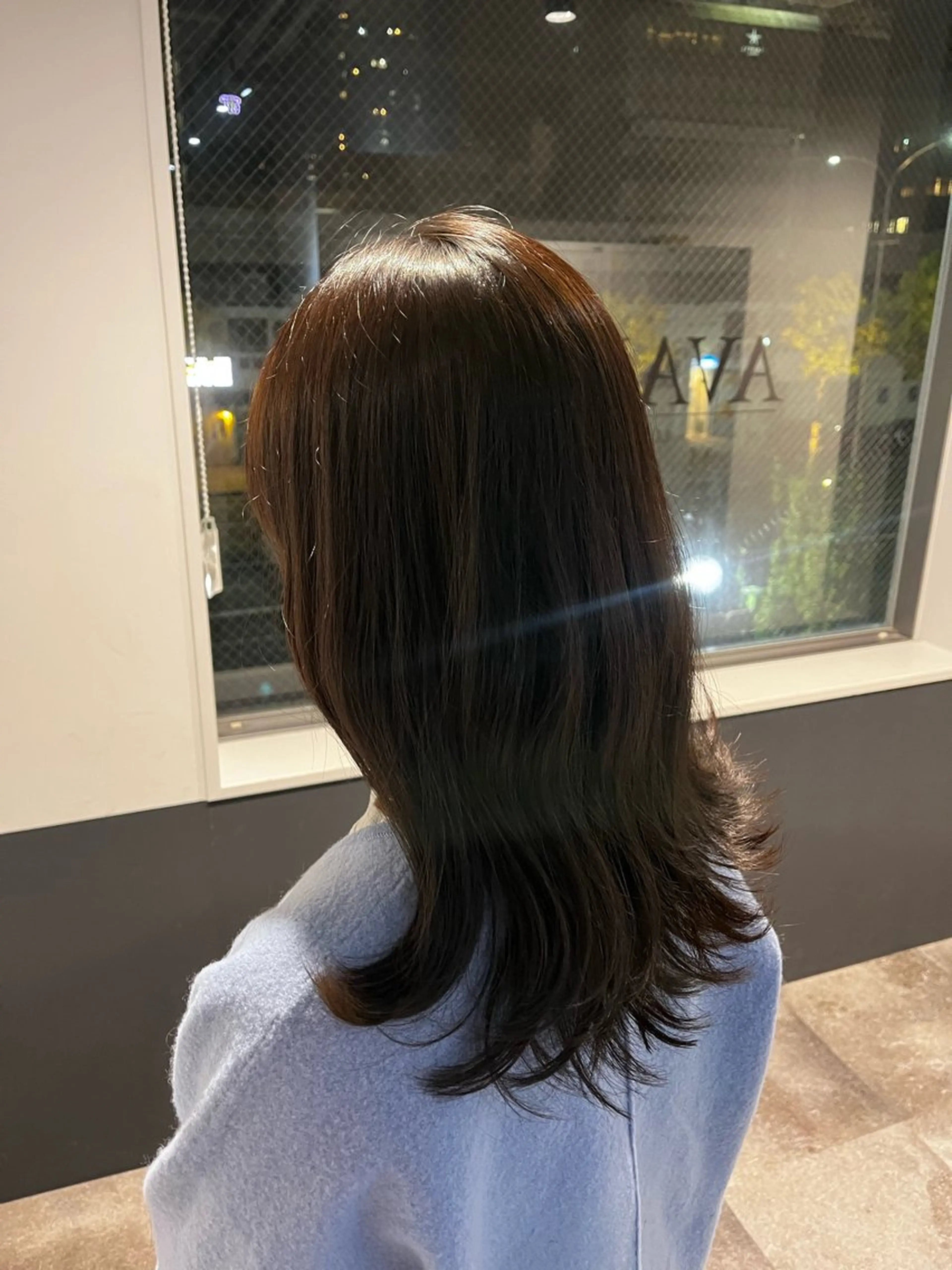 ミディアム レイヤーカット ローレイヤー 外ハネヘア カット ヘアカラー ⭐︎ にぃ⭐︎のヘアスタイル