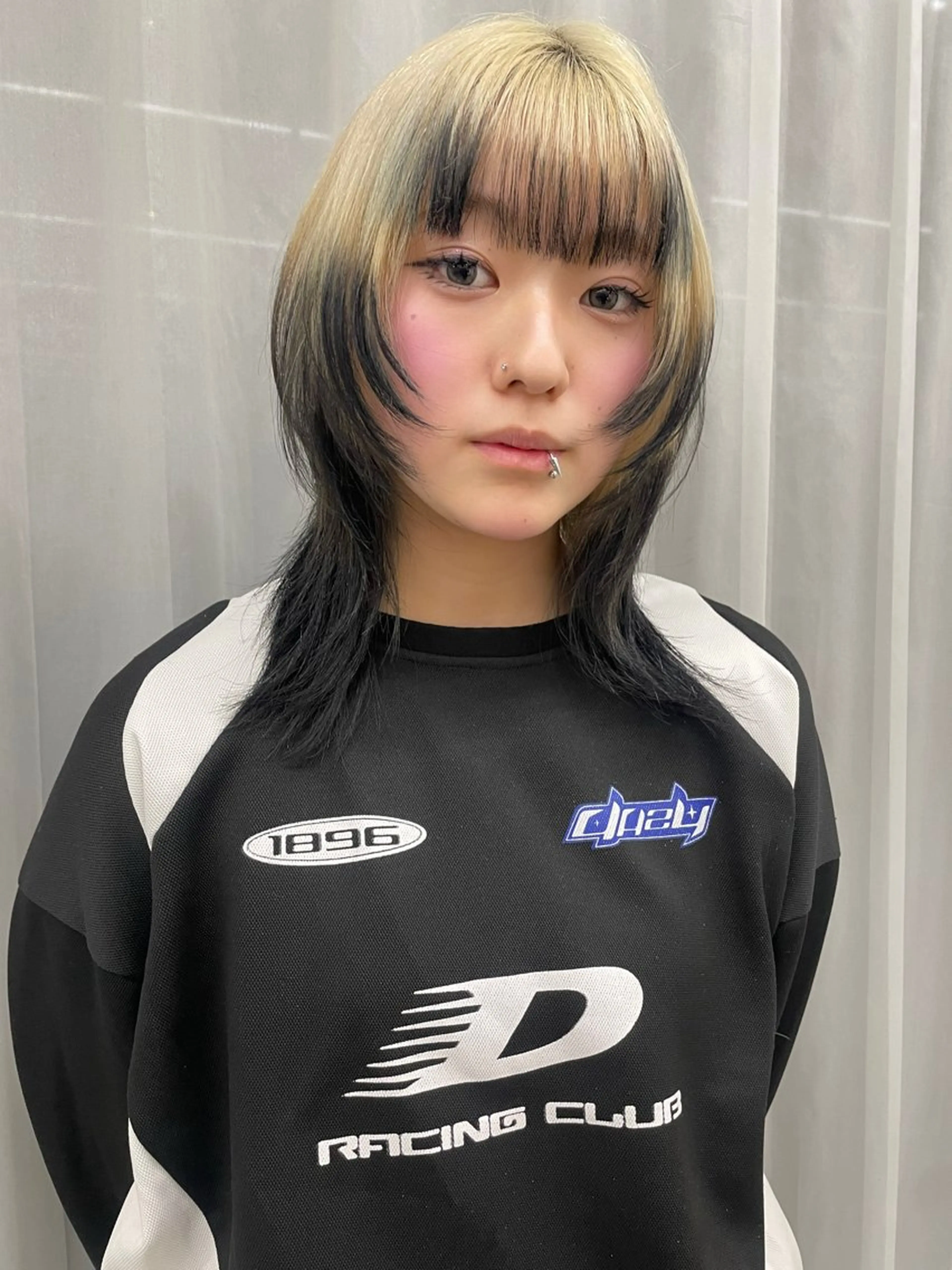 ミディアム カット ヘアカラー Authen. soraのヘアスタイル