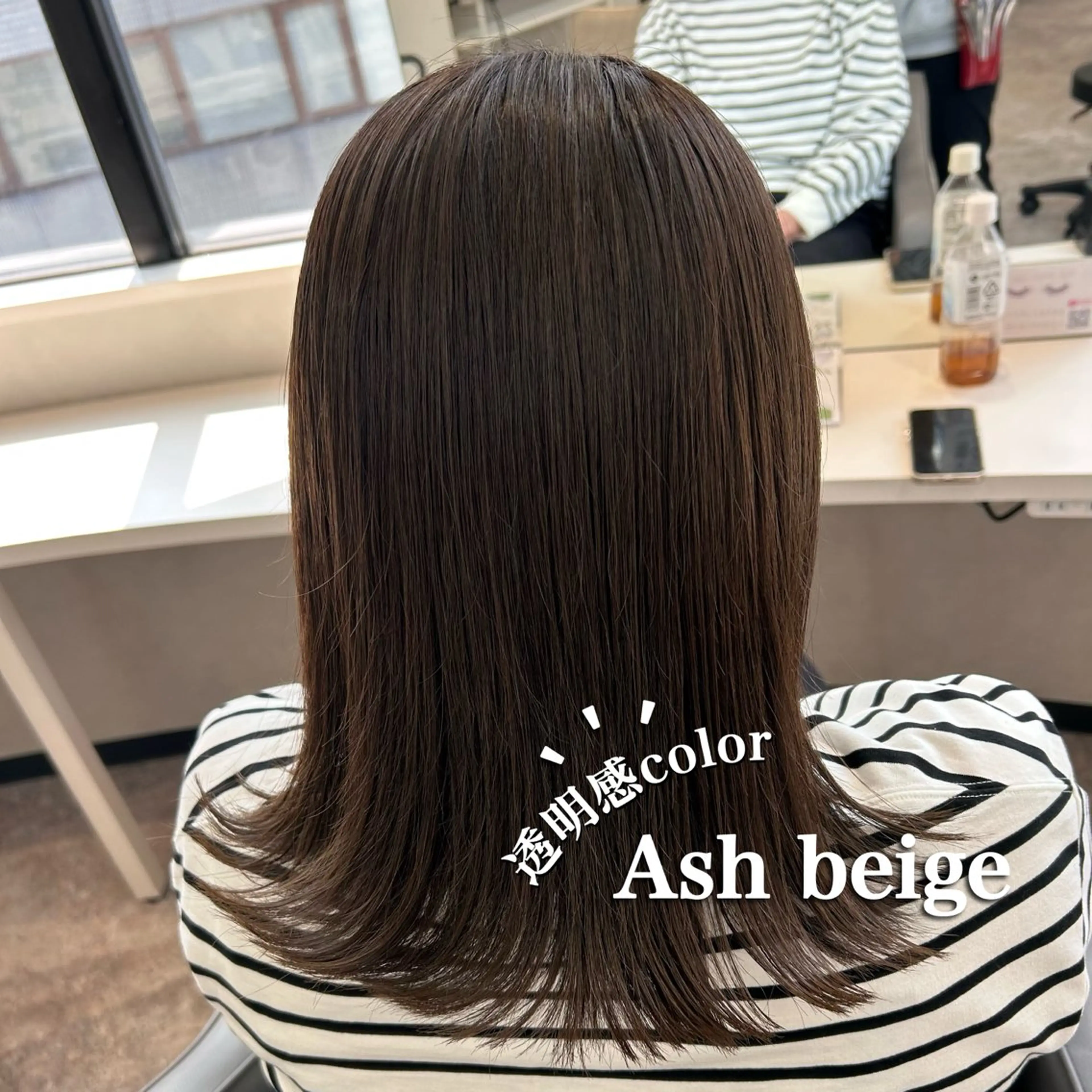 ミディアム アッシュ カット ヘアカラー 荻野 晴香のヘアスタイル