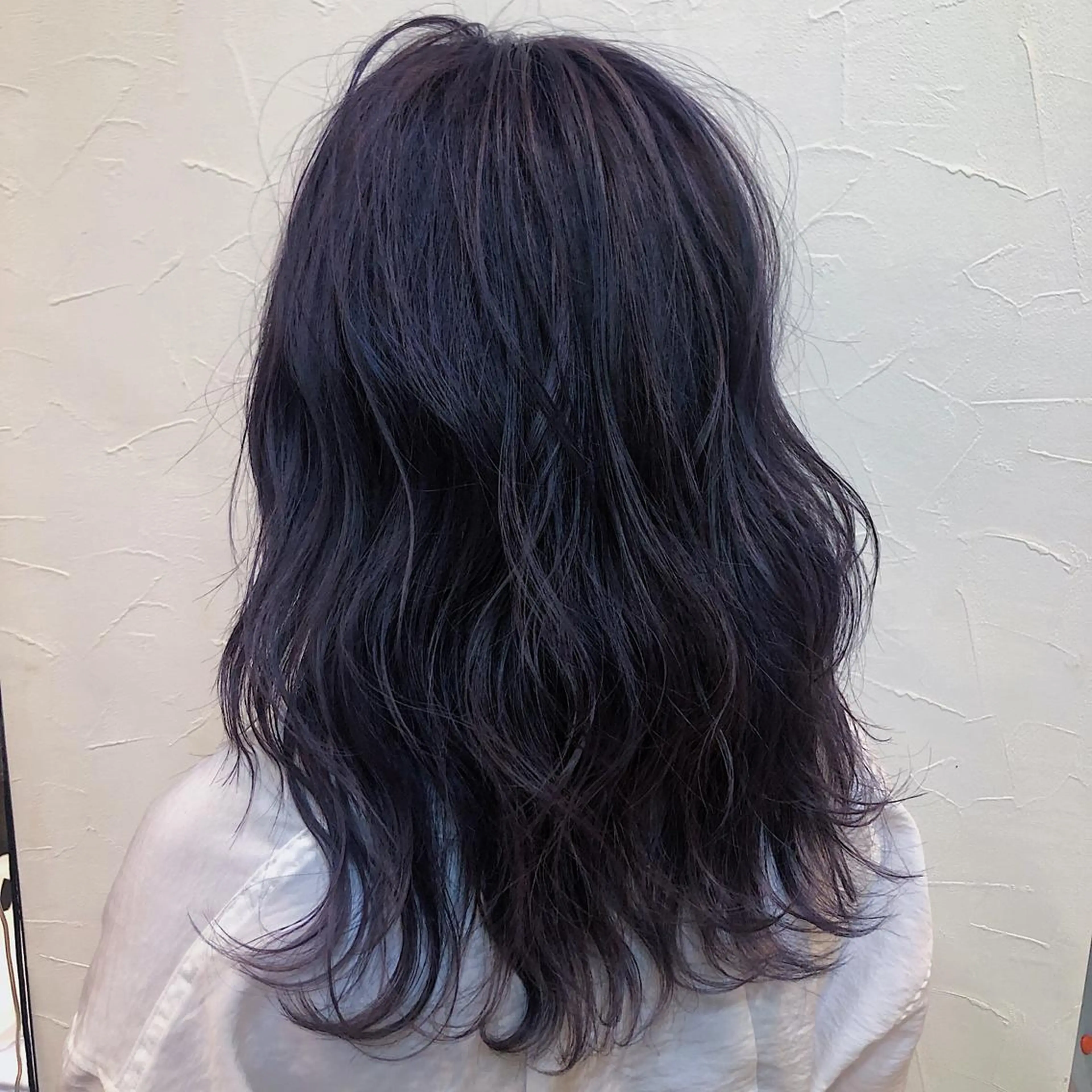 ロング カラー アッシュ パープルカラー パープルアッシュ ワンカールで盛れる レイヤー🎀Macoのヘアスタイル