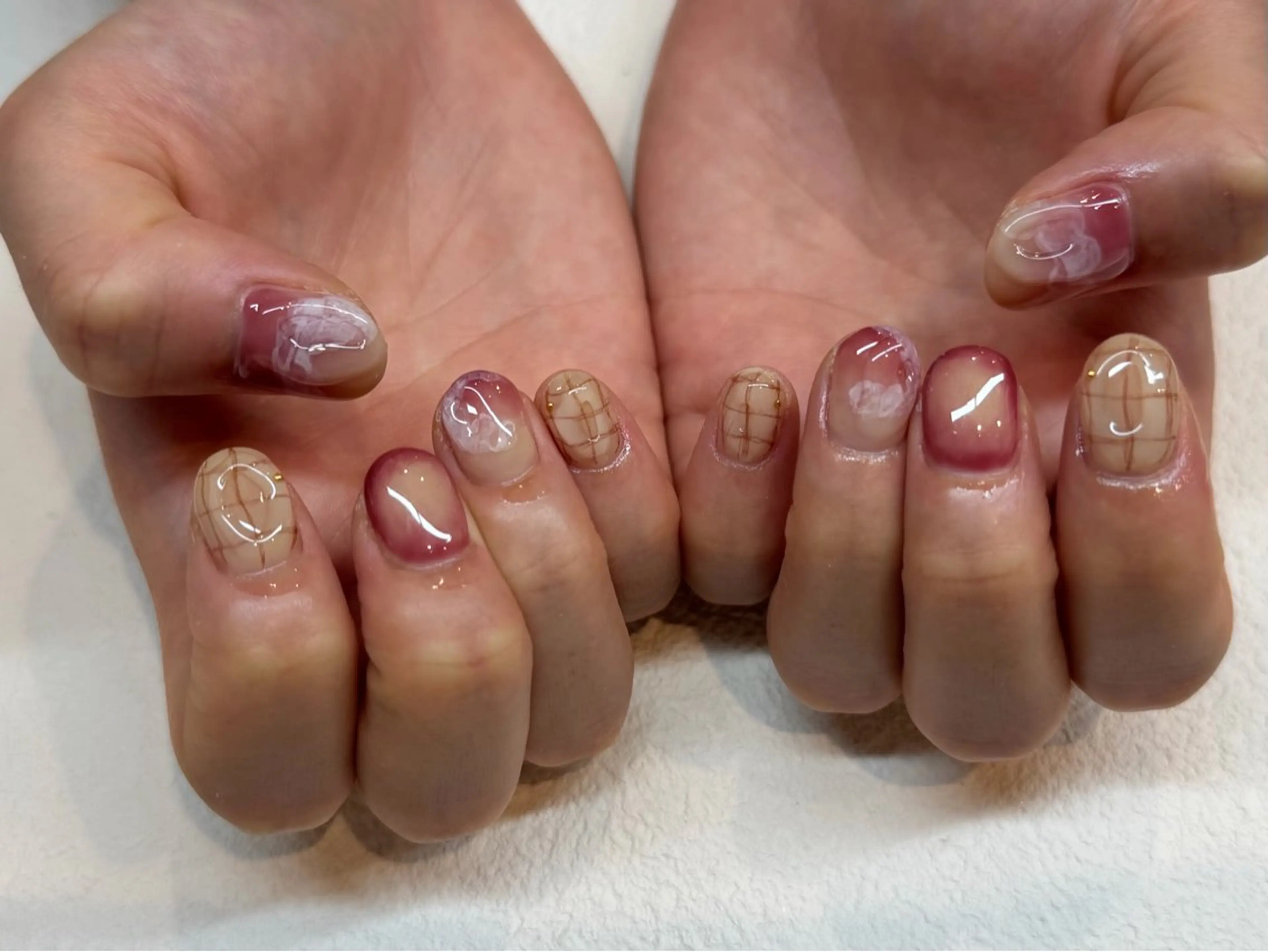 ネイル ハンドネイル ニュアンス/持ち込み 🪼yui🪼のネイルデザイン