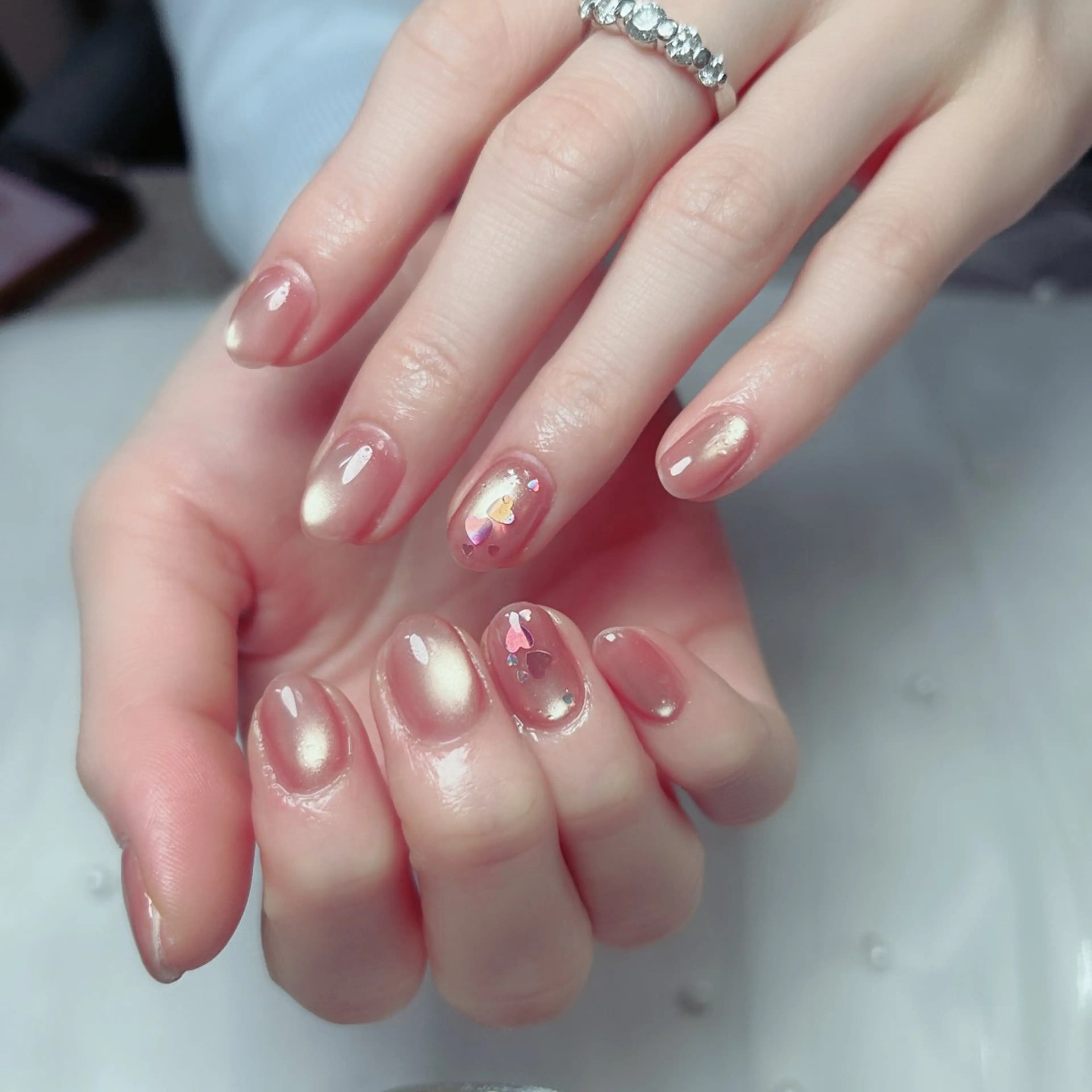 ネイル オーロラネイル フラワーネイル フレンチネイル キラキラネイル ラメ(グリッター) ハンドネイル Cute Tips nailのネイルデザイン