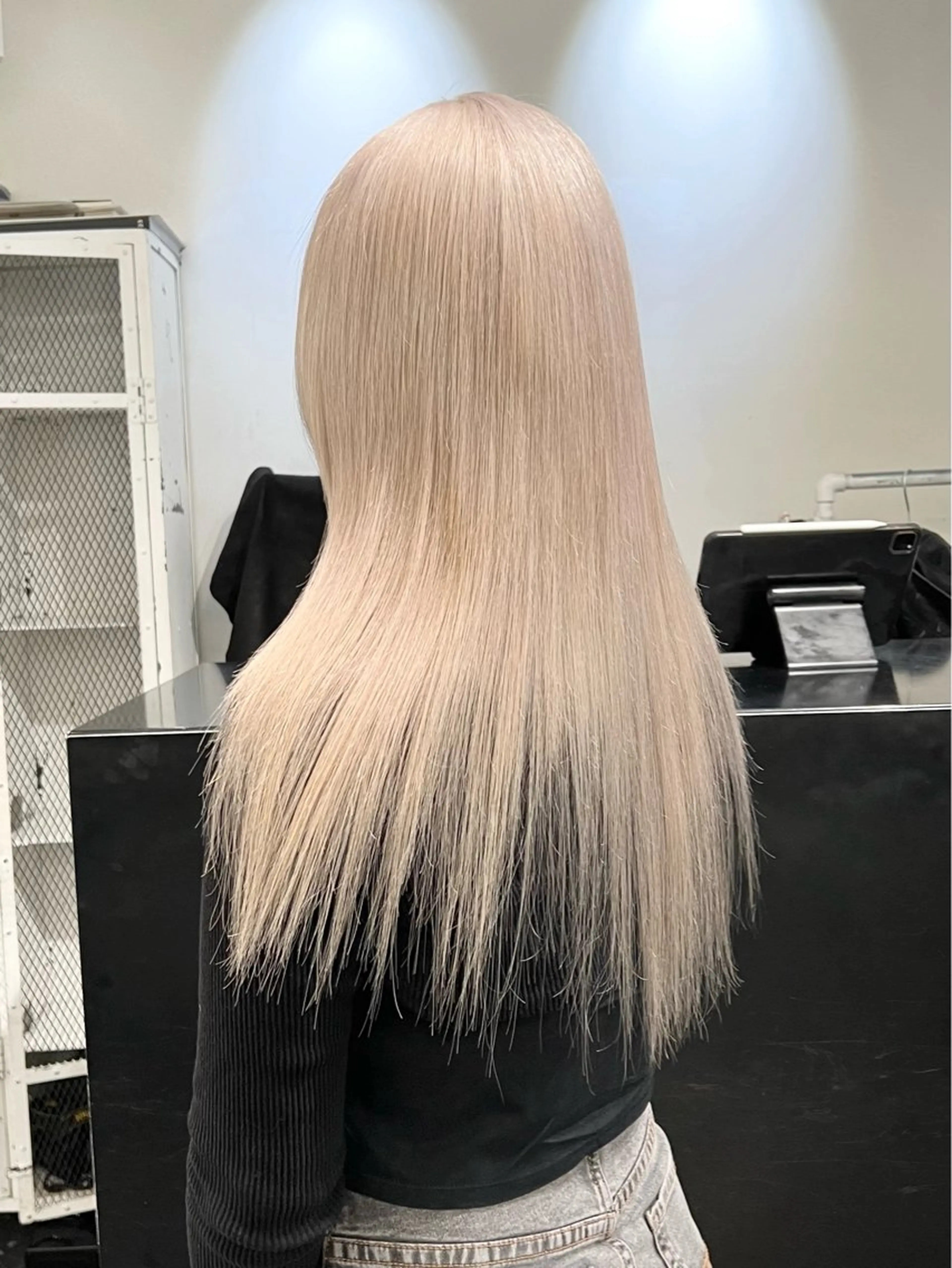 セミロング カラー ベージュカラー ブリーチ ブロンド ケアブリーチ ミルクティーベージュ カット ヘアカラー トリートメント HARU//原宿🤍 リピート率NO.1のヘアスタイル