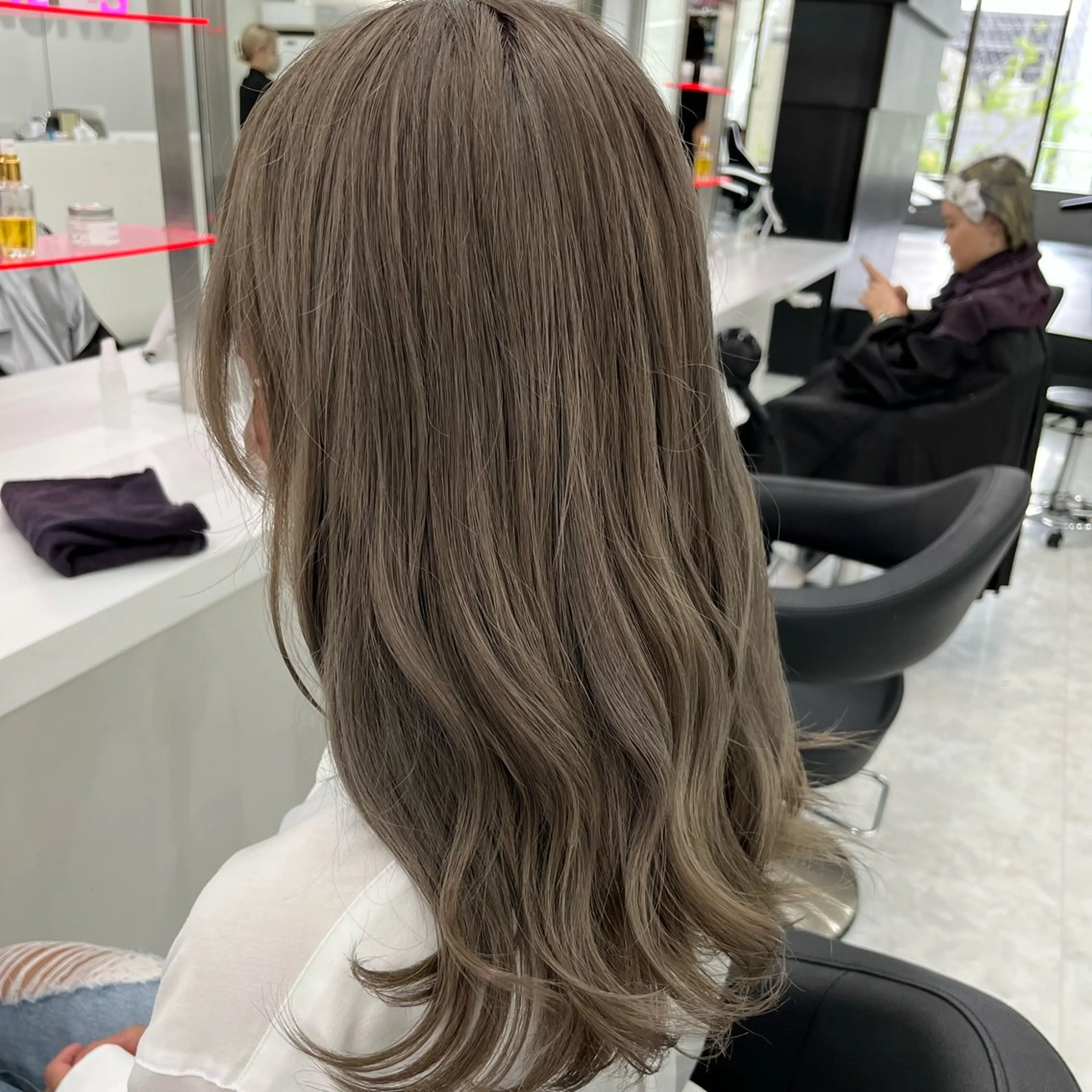 ロング カラー 🫧うる艶トレンド 🫧透明感カラーのヘアスタイル