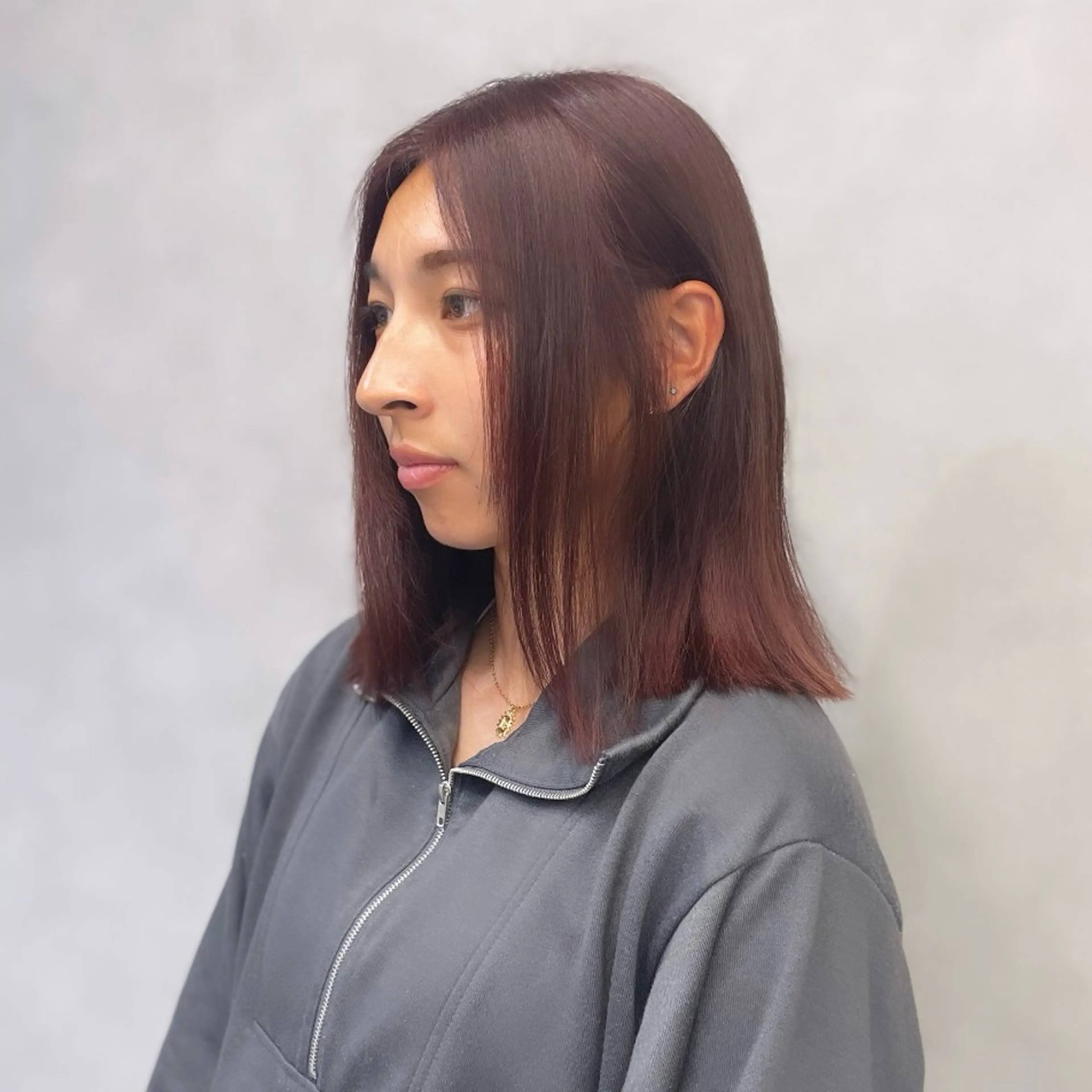ミディアム カラー ブリーチ ブリーチなしカラー レッドカラー ヘアカラー Rui/透明感カラー 暖色/レイヤーカットのヘアスタイル