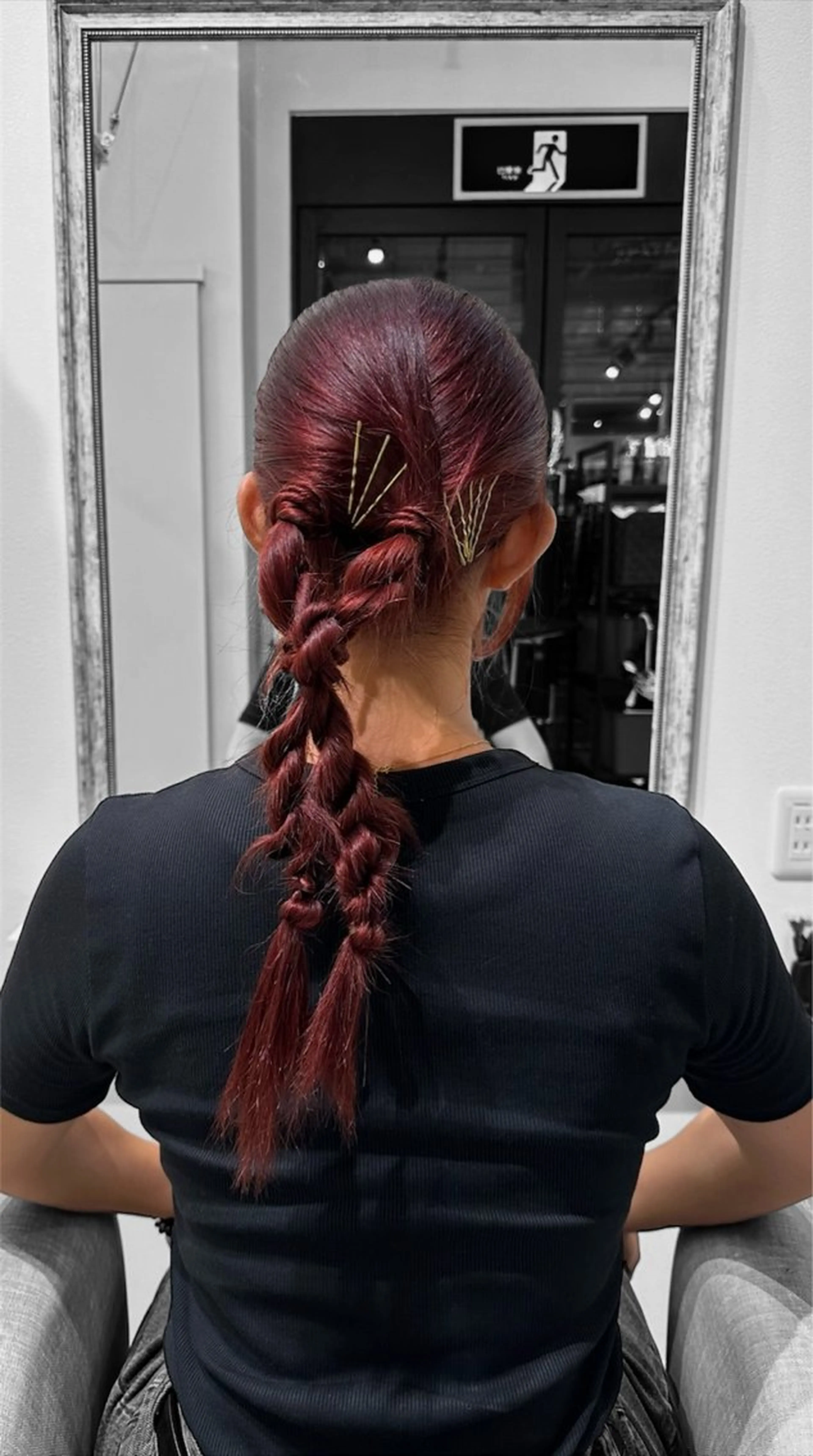 ロング ヘアアレンジ ura/デザイン/ ハイトーン/個性派のヘアスタイル