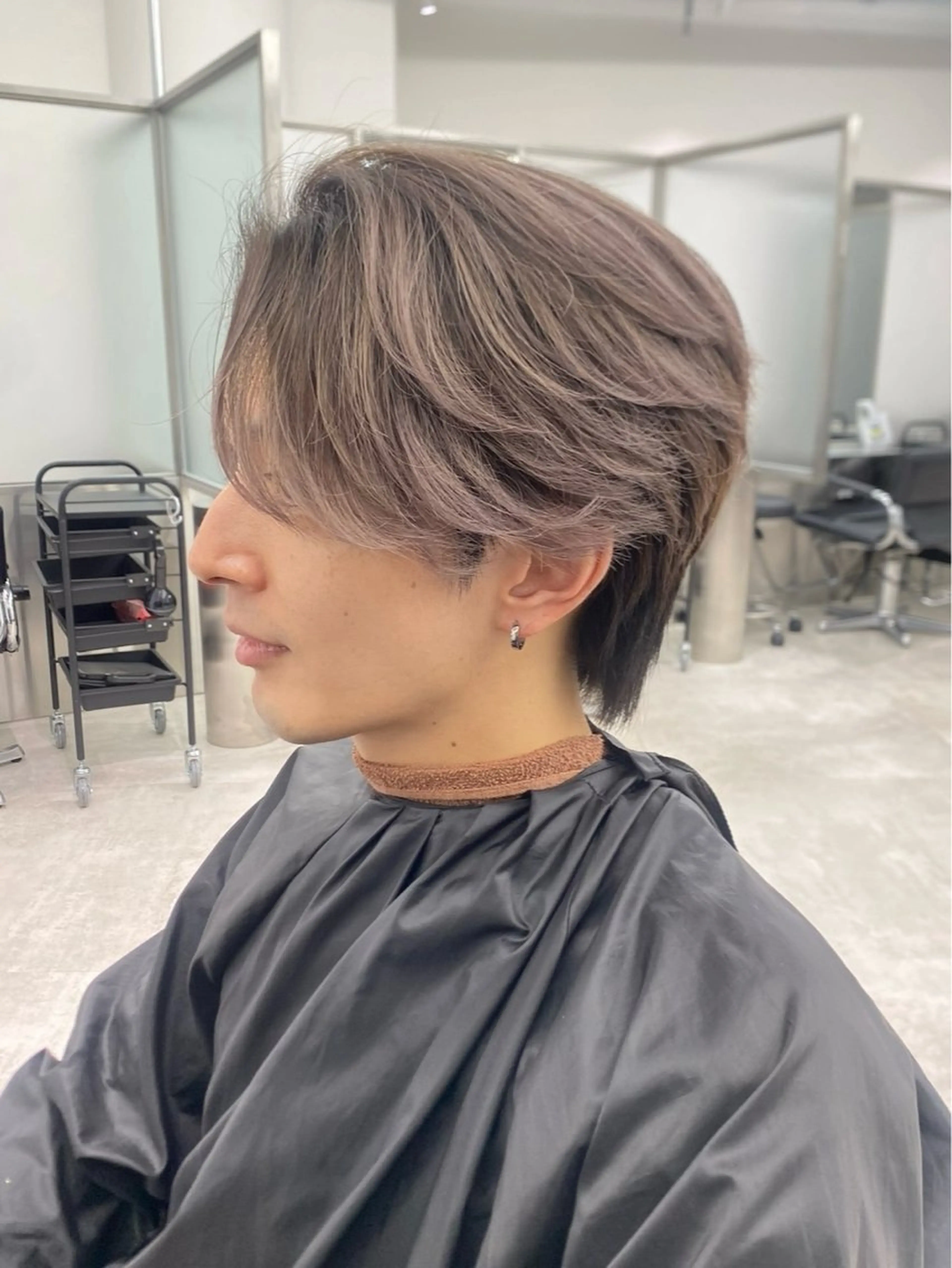 ミディアム カラー ヘアカラー ハイライト、レイヤー カット/西梅田/中西のヘアスタイル