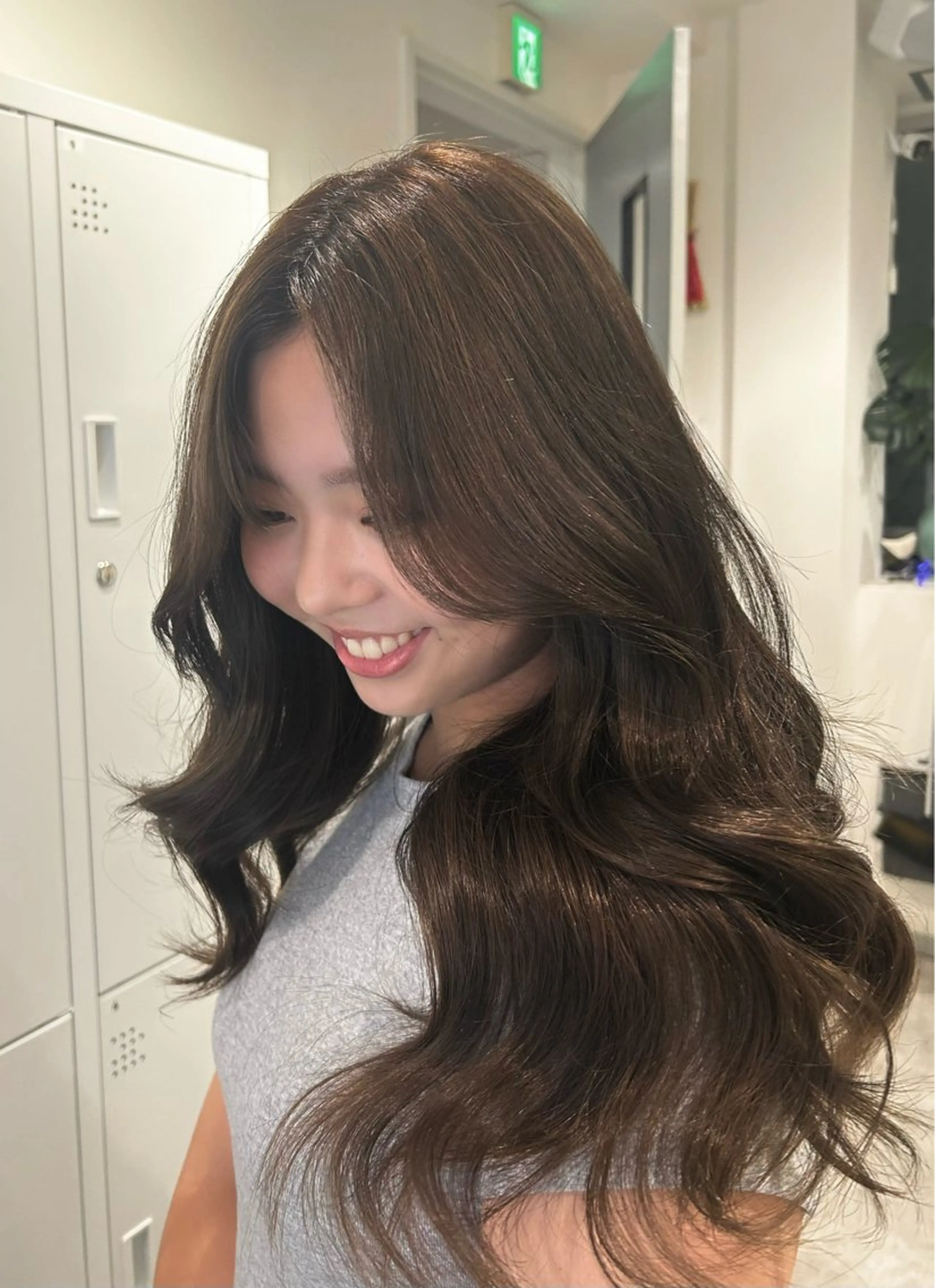 ミディアム ヘアカラー トリートメント ブリーチ/ベージュ /レイヤー/ひよりのヘアスタイル