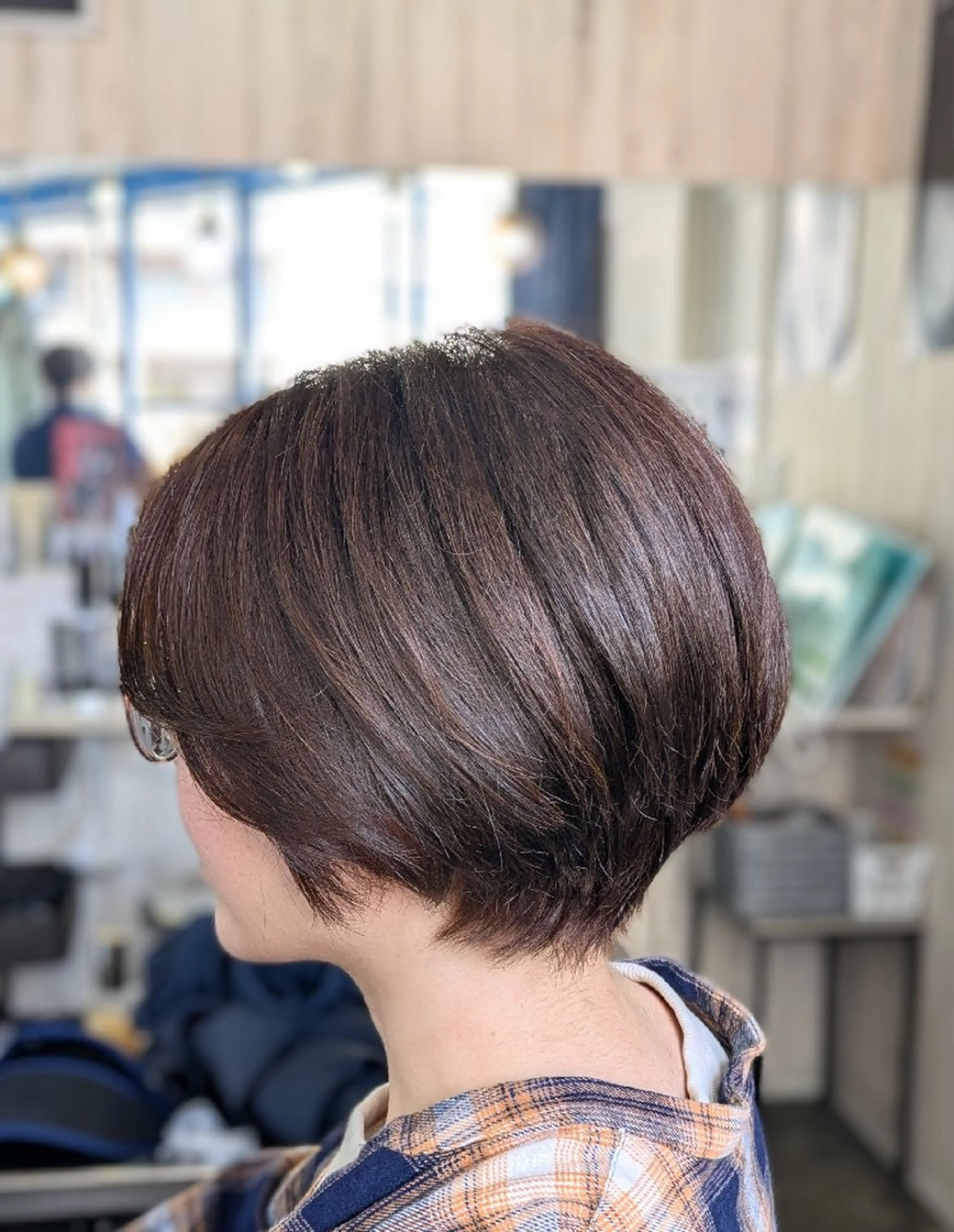 ショート カラー ショートボブ ハンサムショート 丸みショート ボブ くびれヘア カット メンズパーマ/顔周り レイヤーカット/えののヘアスタイル