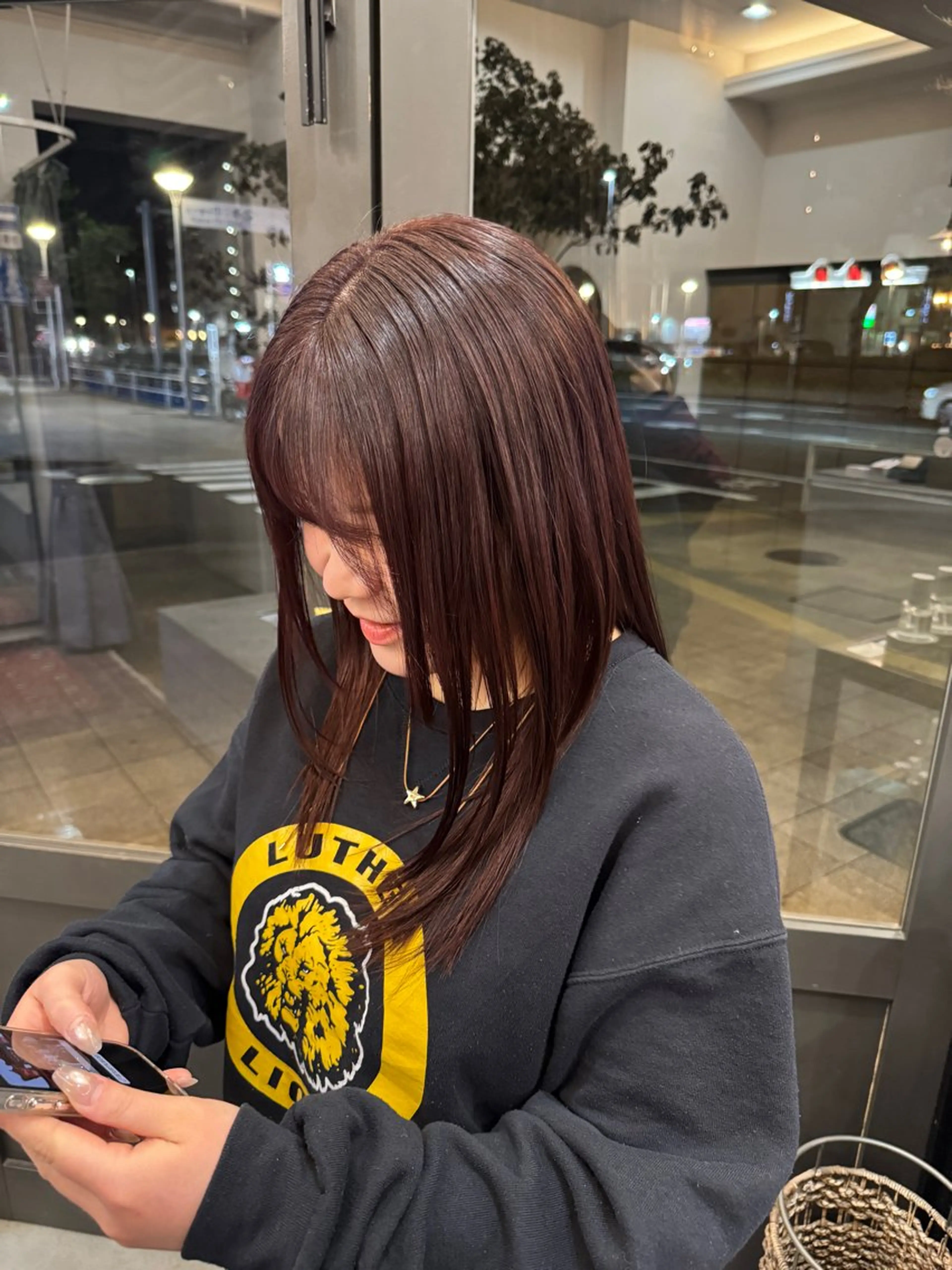 ロング カラー レッドカラー ヘアカラー 天野 珠華のヘアスタイル