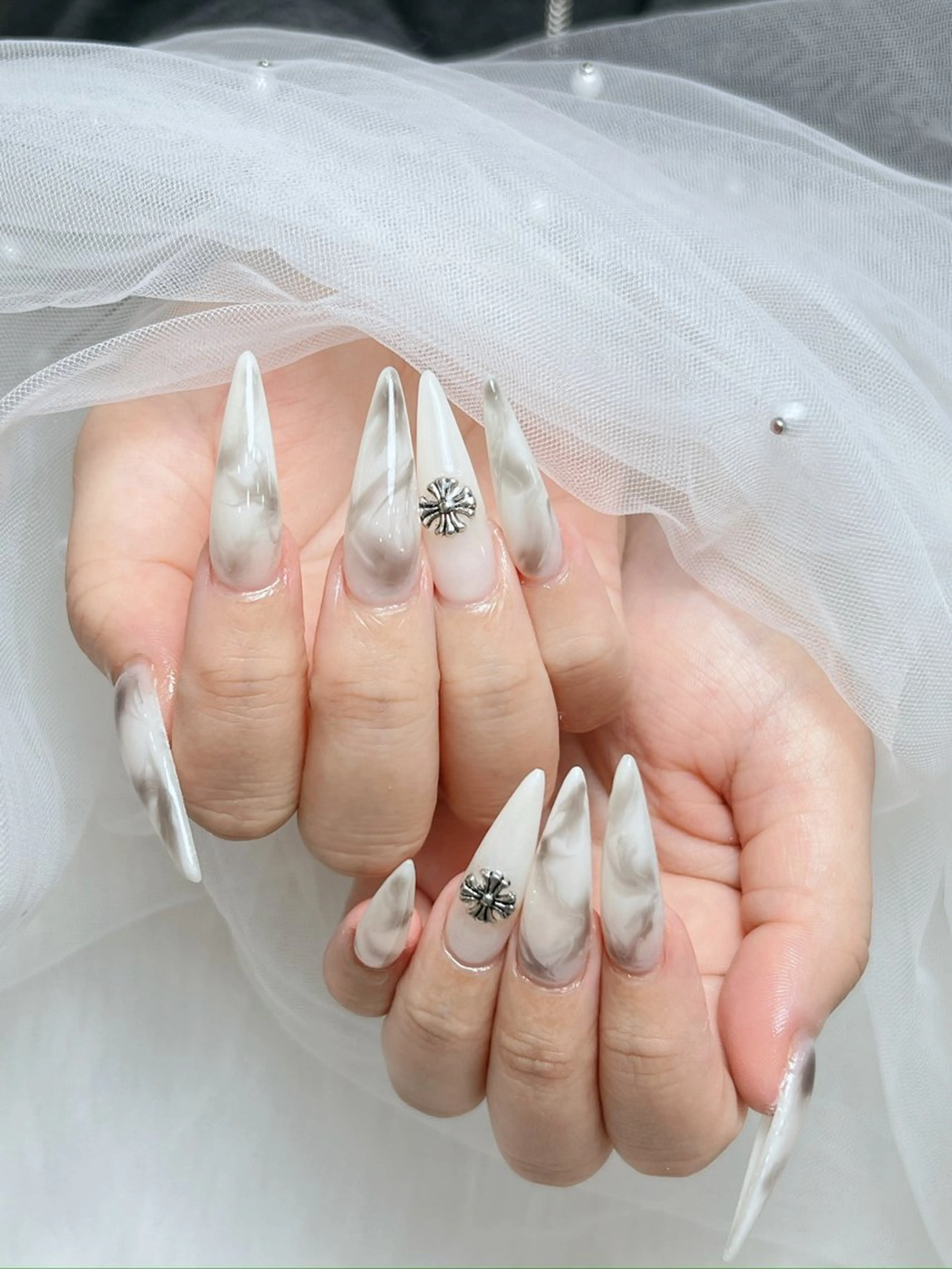 ネイル アートネイル オーロラネイル チークネイル 長さ出し フットネイル Miya _nailのネイルデザイン