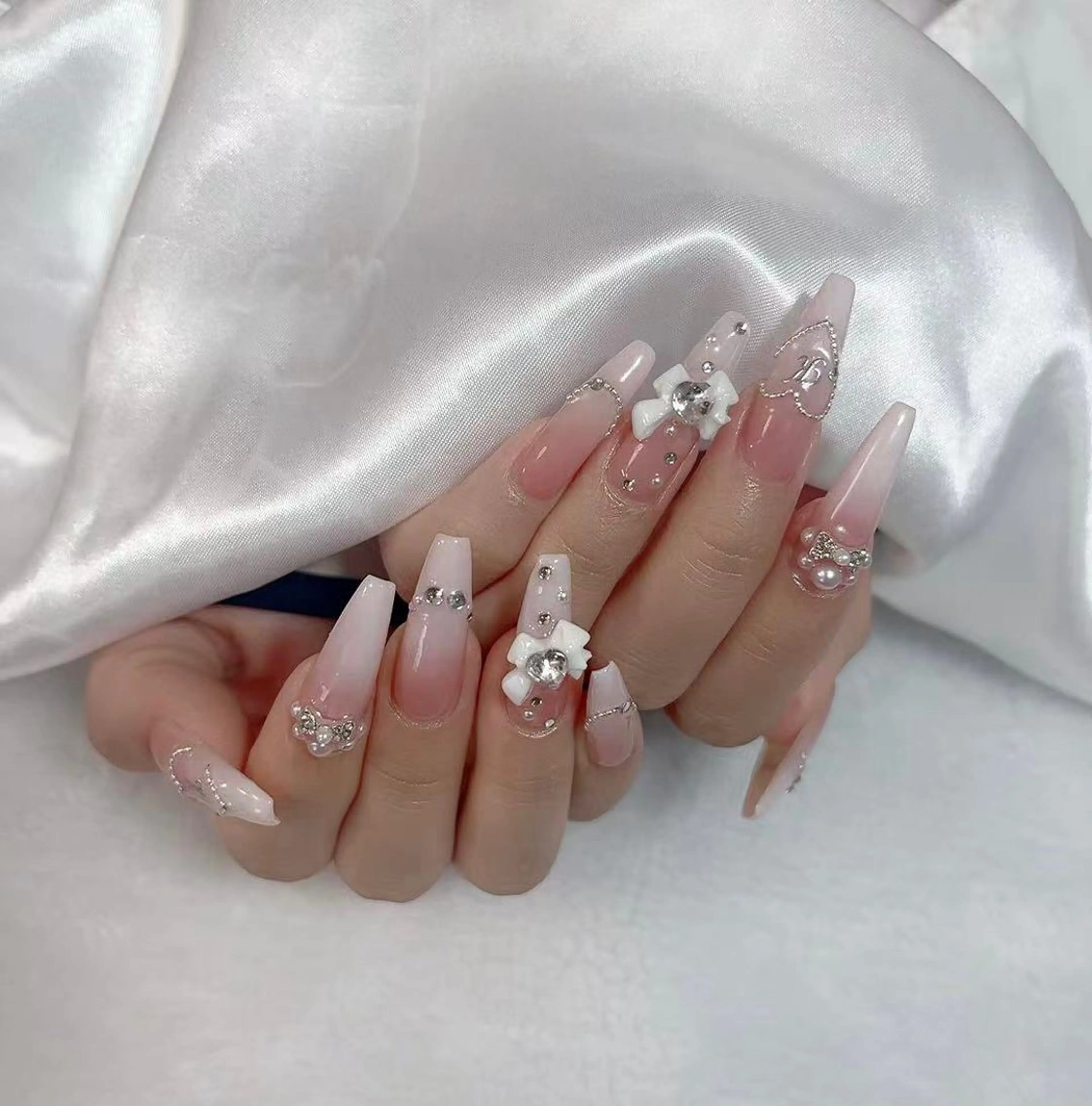 ネイル Amina nail salonのネイルデザイン