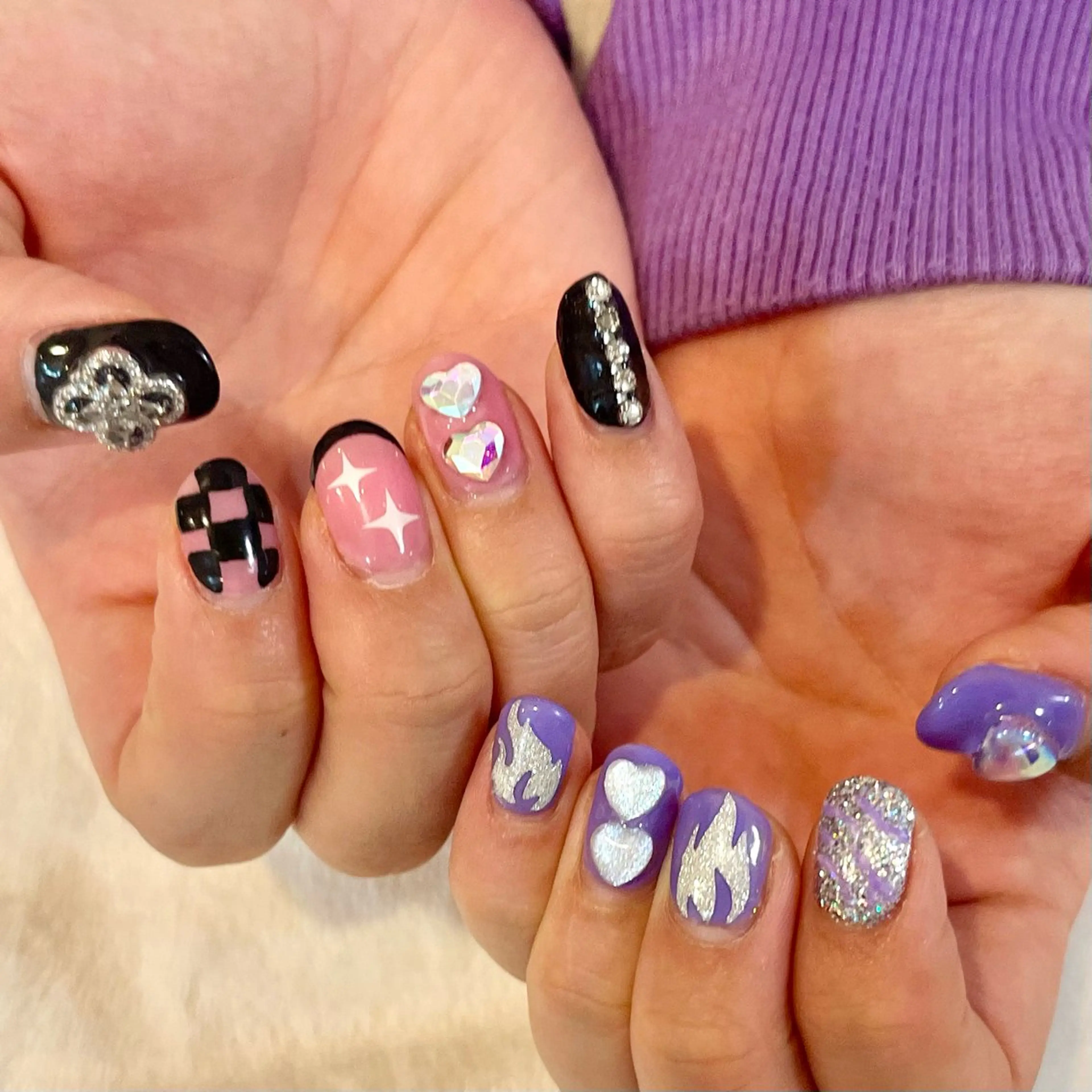 ネイル フレンチネイル ハート キラキラネイル 韓国ネイル ラメ(グリッター) 韓国ネイル💠 Tomoのネイルデザイン