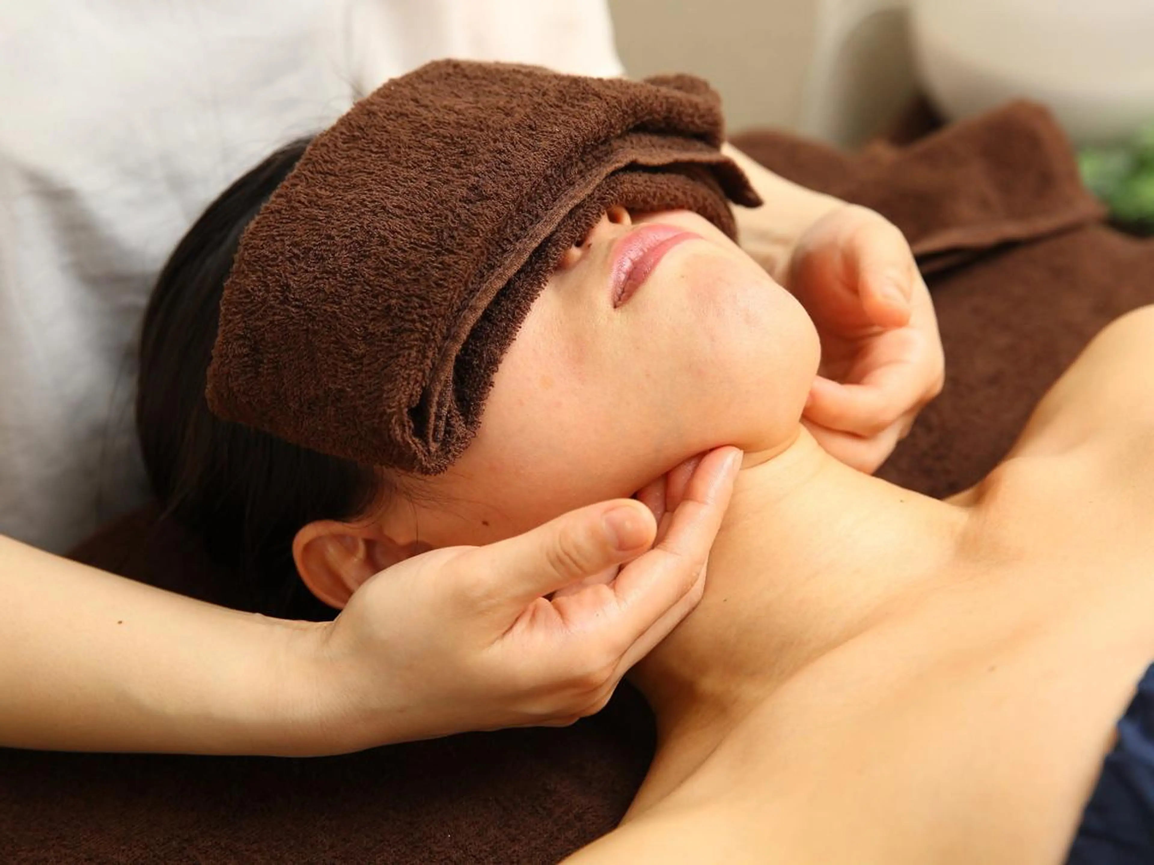 【ミニモ限定】フェイシャル30分+首・肩甲骨20分 6000円の写真