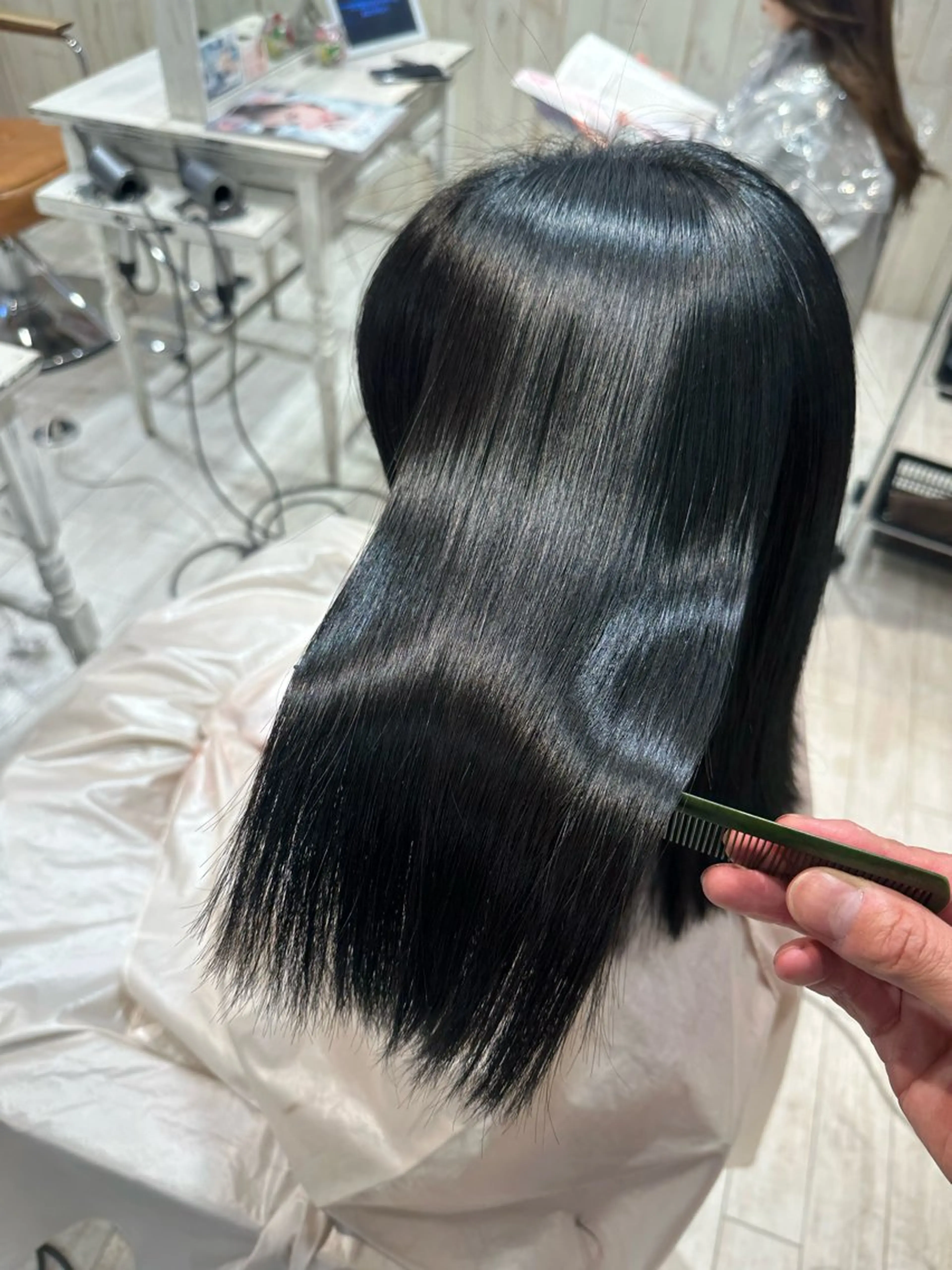 セミロング 縮毛矯正 縮毛矯正/ショート/ レイヤー/畑中正敏のヘアスタイル