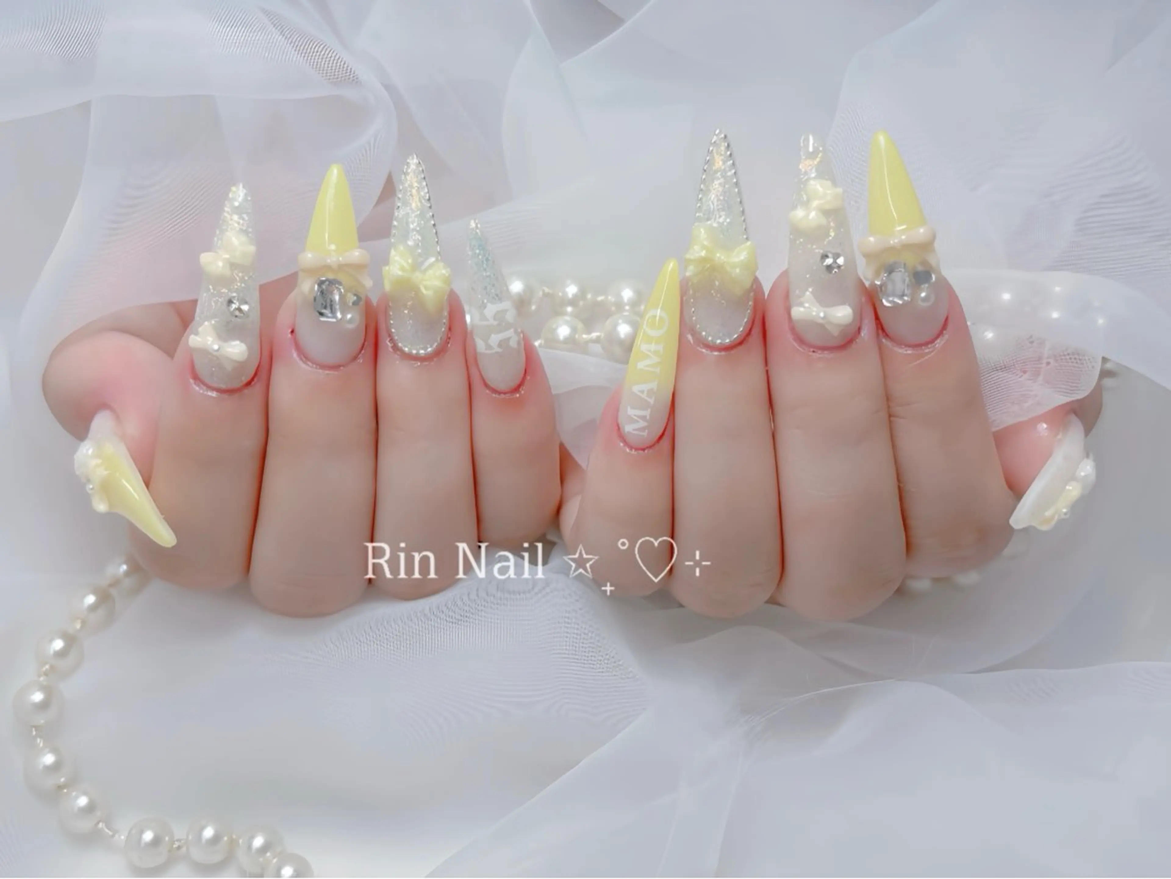 ネイル オーロラネイル ブラウン フラッシュネイル フラワーネイル ハート ハンドネイル Rin Nail 新大久保店のネイルデザイン