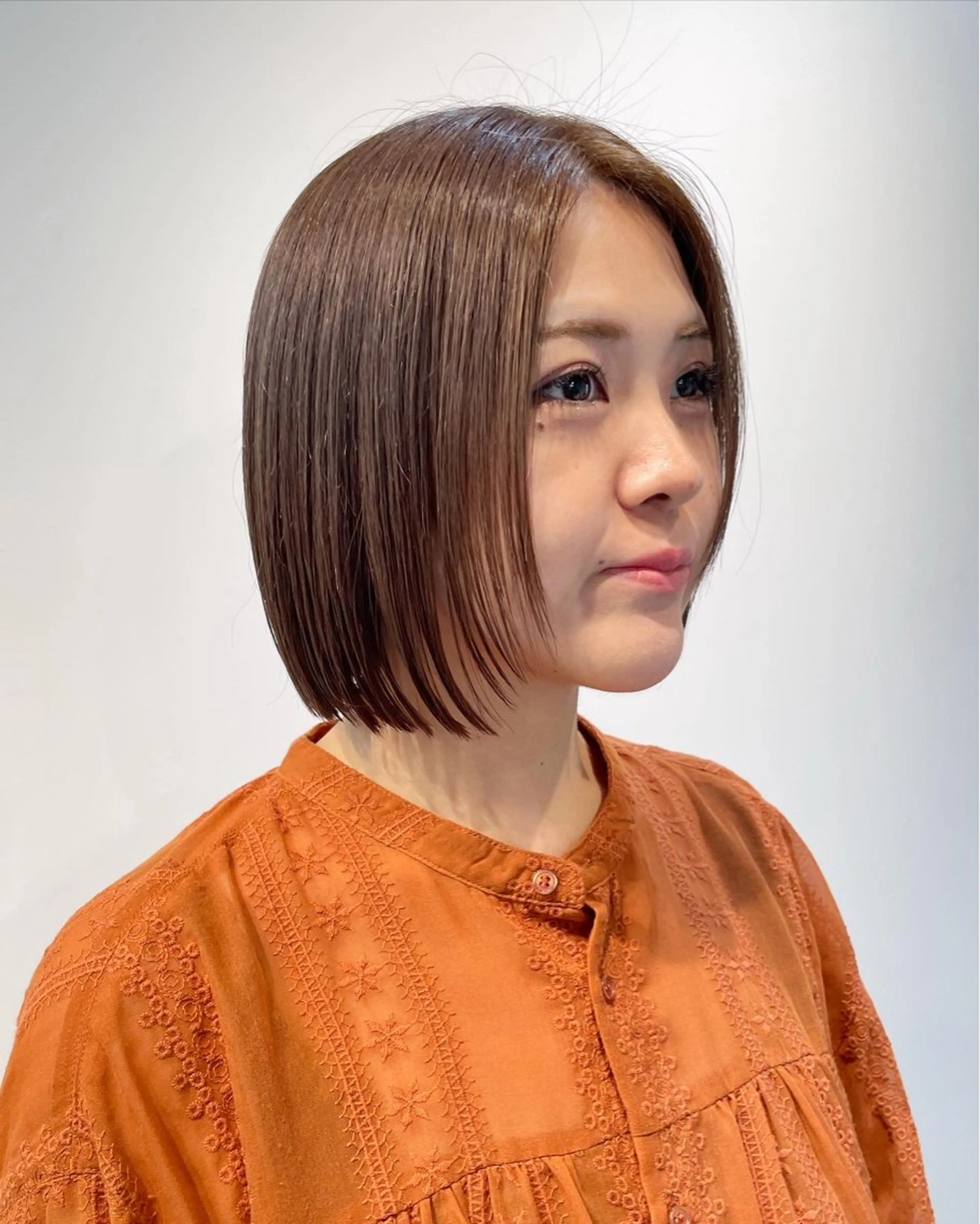 ミディアム カラー ブリーチ ボブ カット ヘアカラー トリートメント fit/ madokaのヘアスタイル