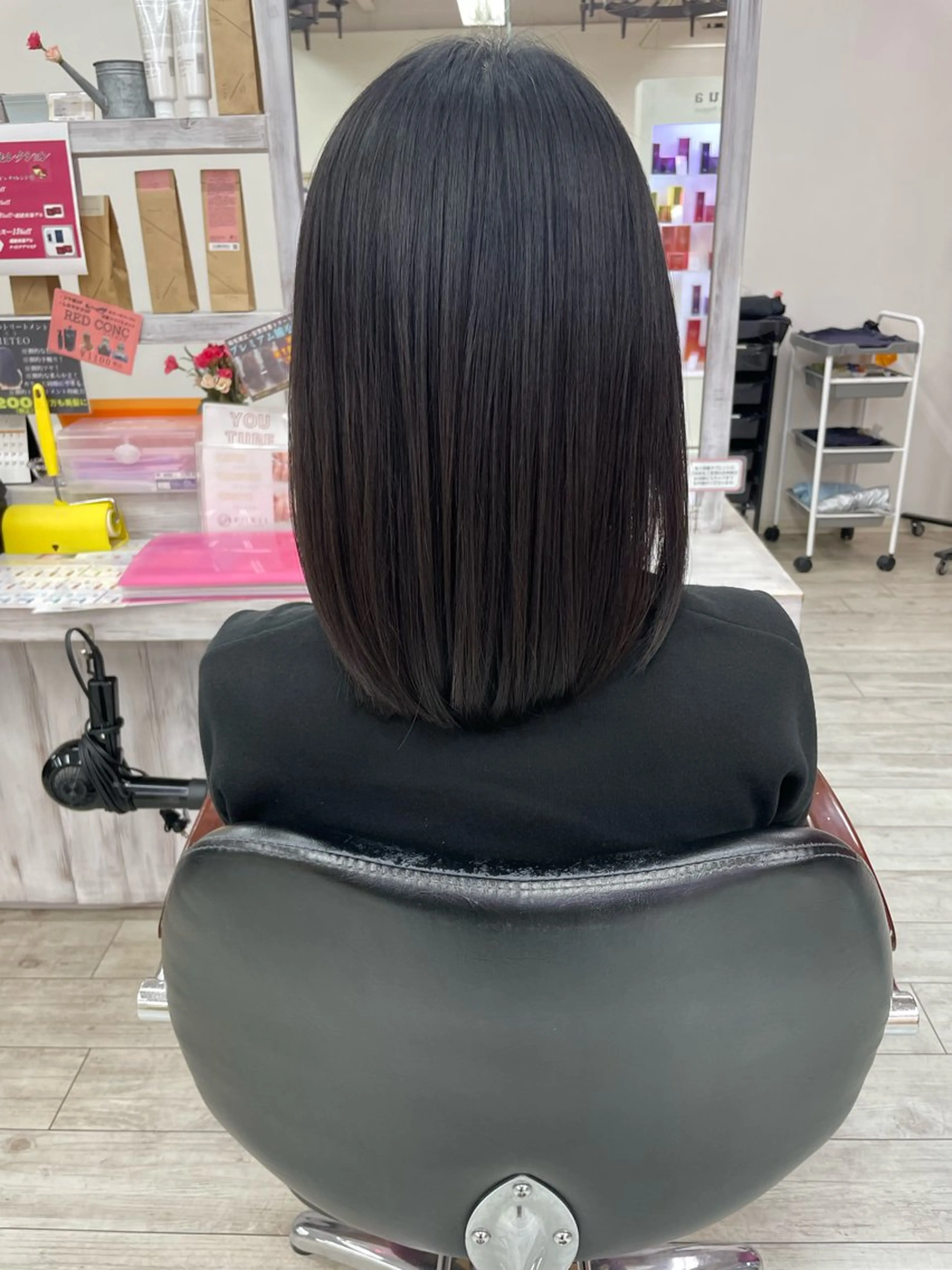 セミロング 小林 佑香のヘアスタイル