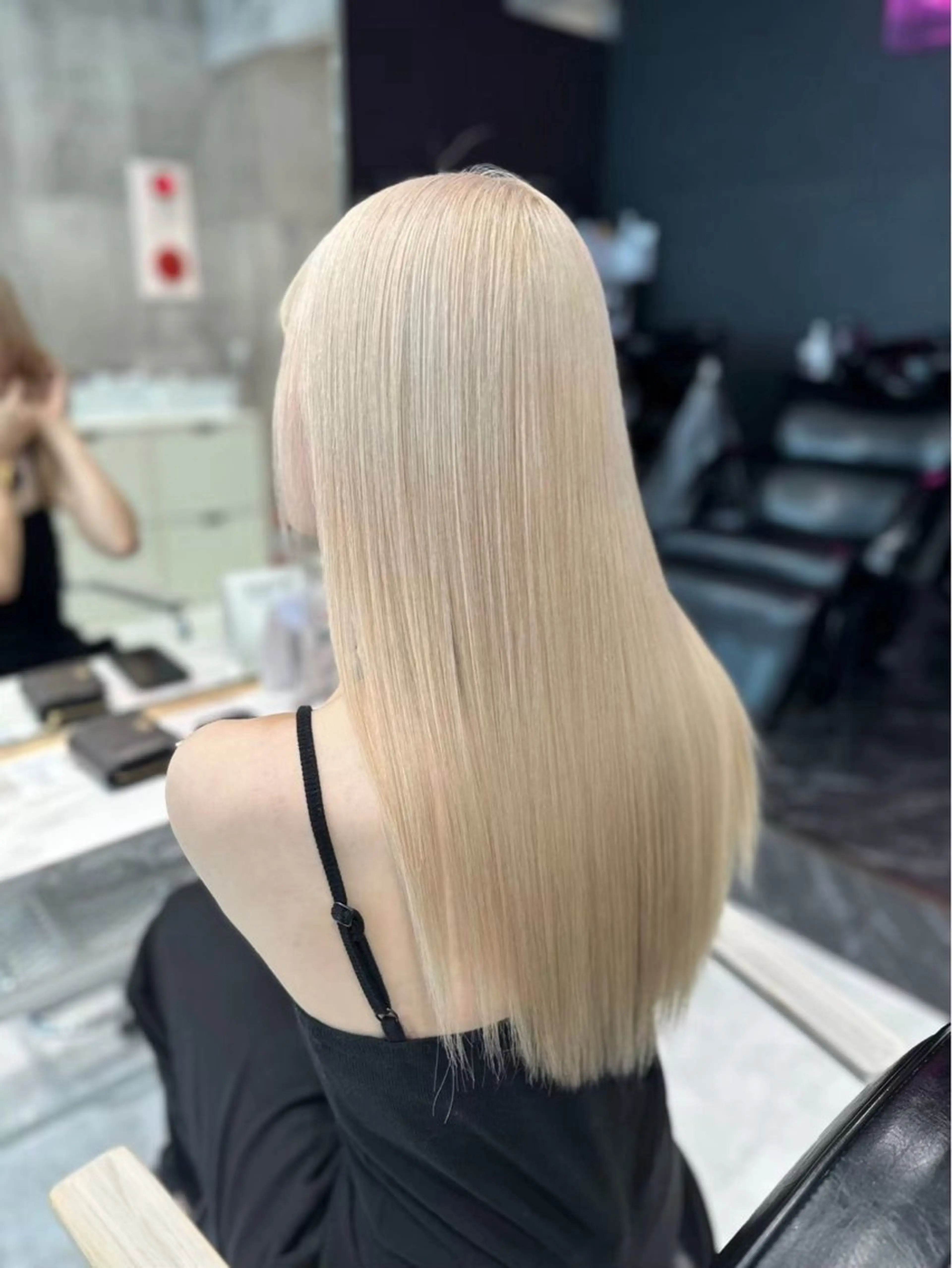 ロング カラー ブロンド ハイトーンカラー メンズウルフ🐺♡ ブリーチ♡ヘアメ🎀のヘアスタイル