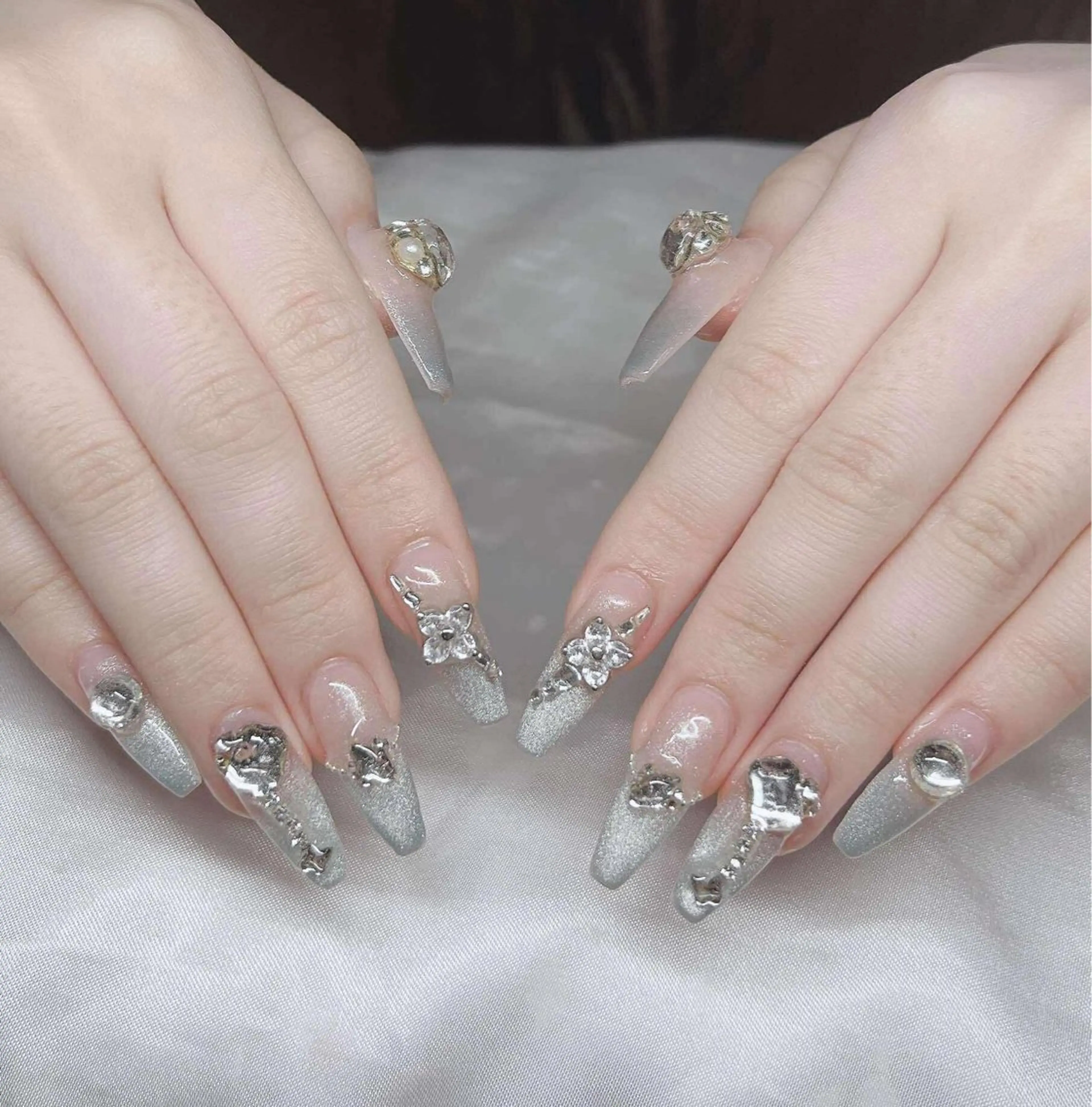 ネイル 長さ出し グラデーション 卒業式 キラキラネイル マグネットネイル ハンドネイル Lee Nailsのネイルデザイン