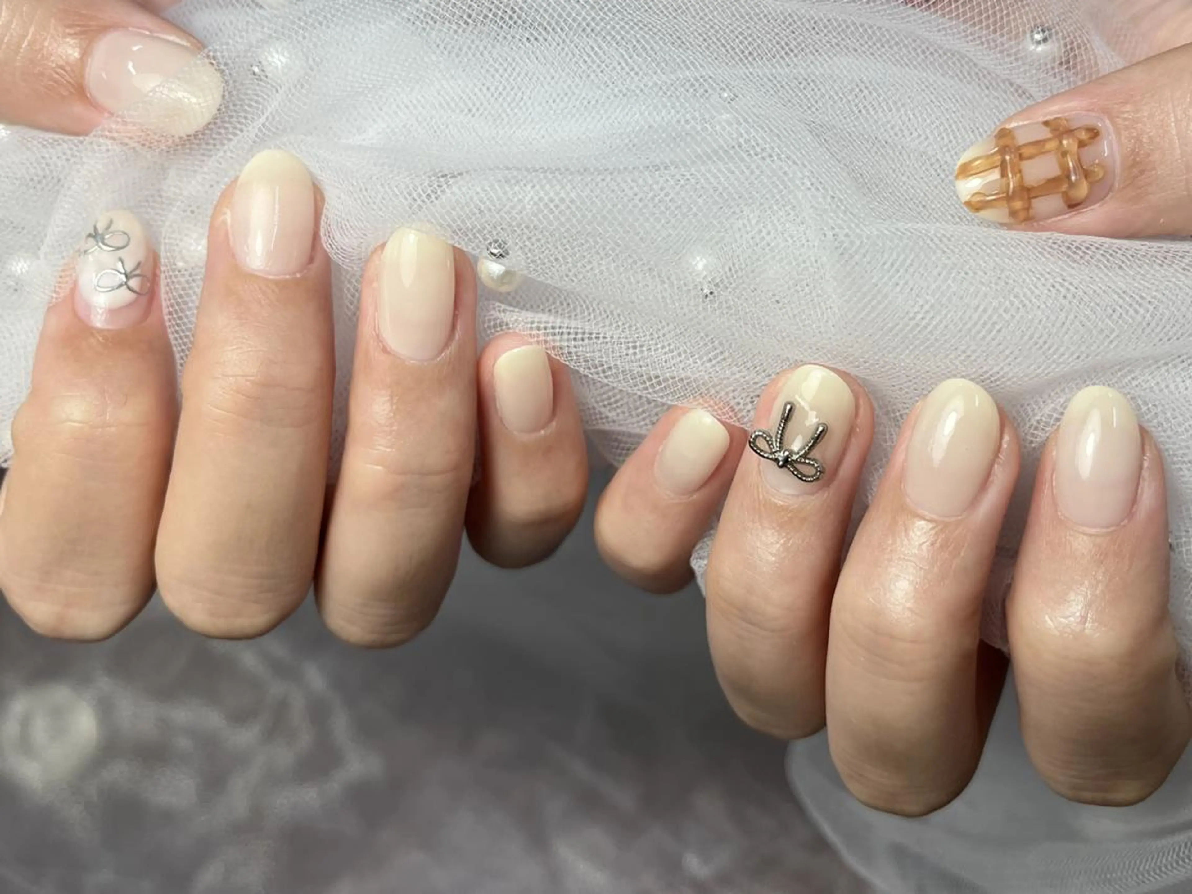 ネイル リボン シンプルネイル ハンドネイル ToliyDeliy Nail Salonのネイルデザイン