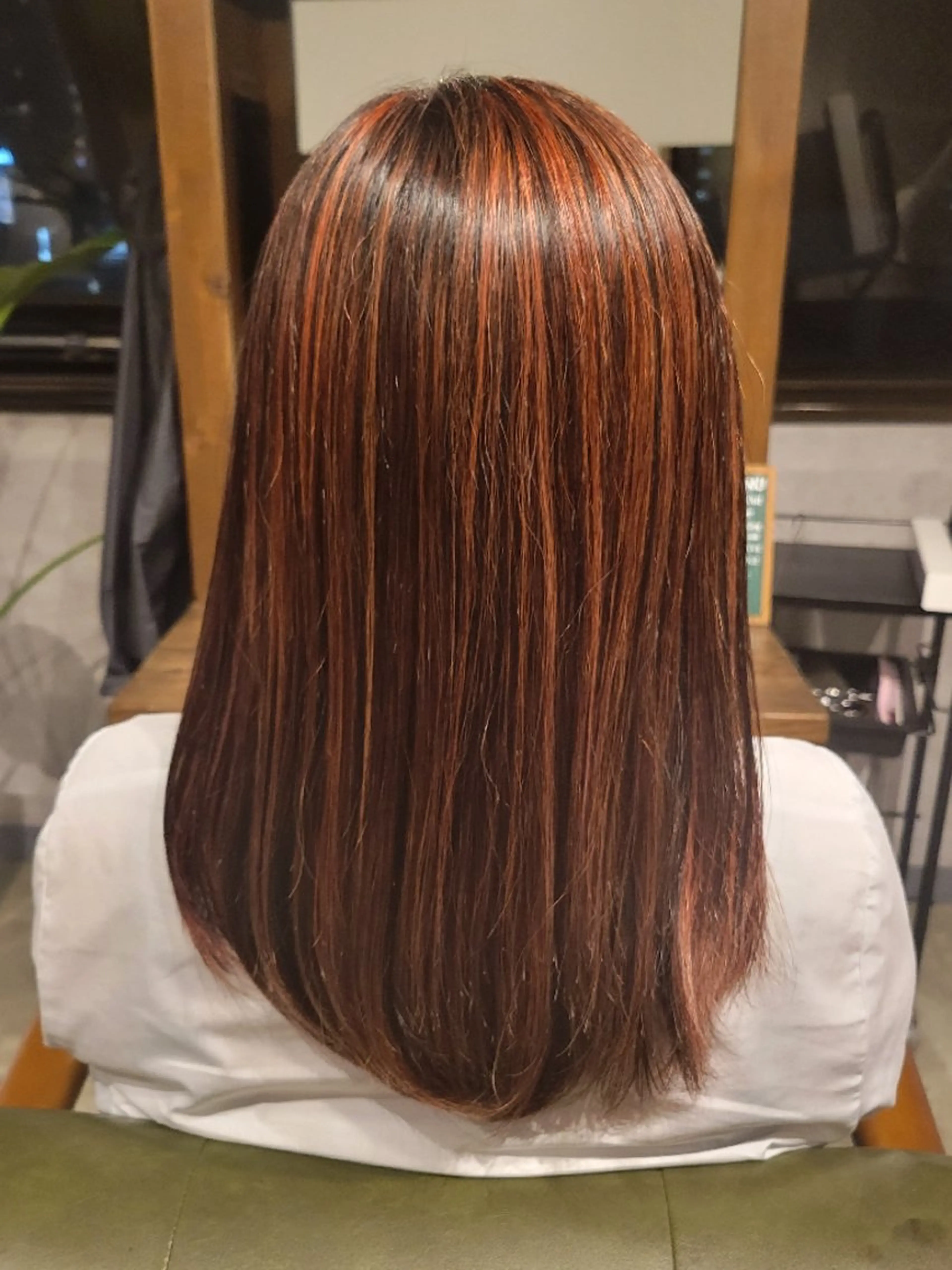 ロング カラー ハイライトカラー レッドカラー ハイライト 山口 そらのヘアスタイル