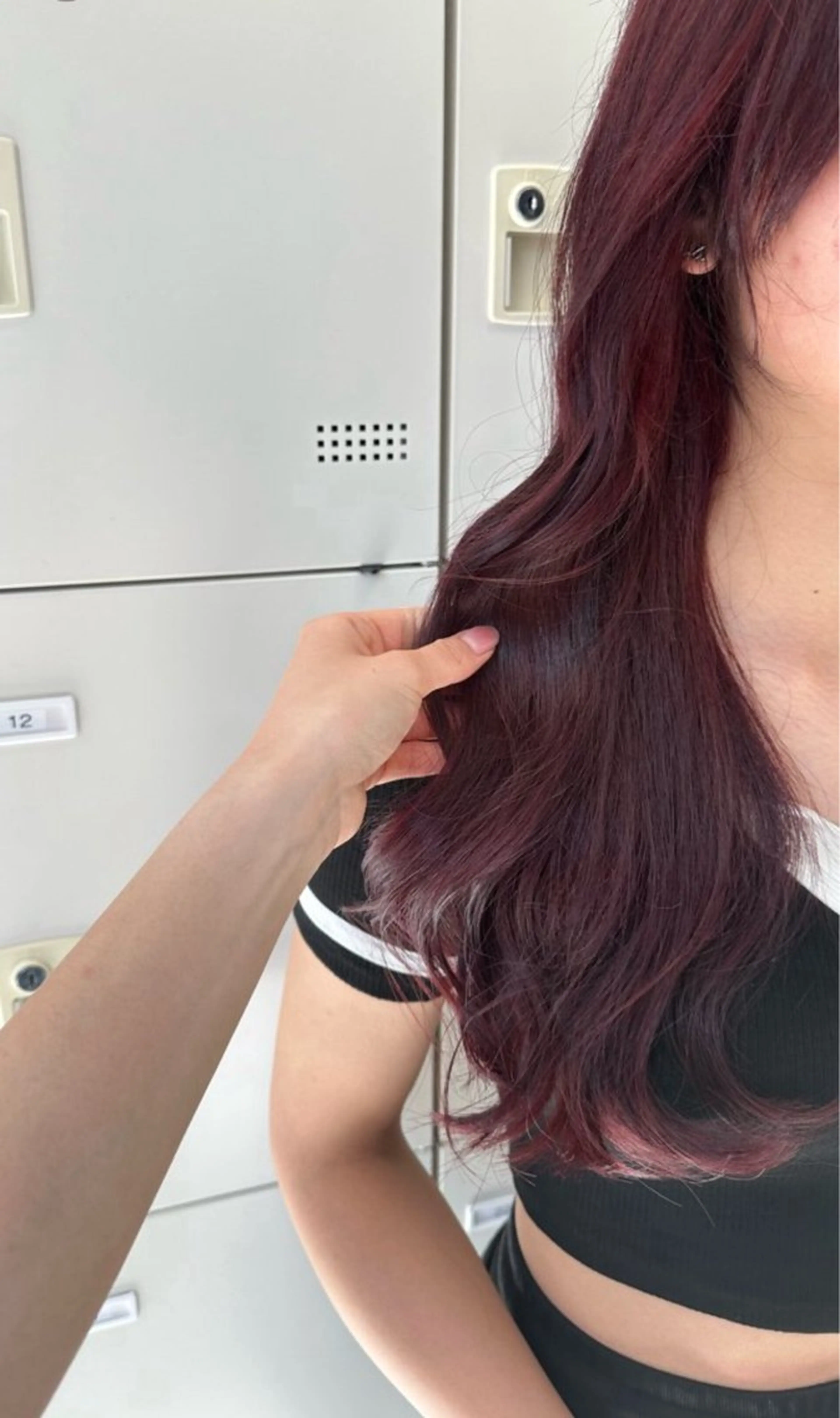 ロング 韓国ヘア/ブリーチ無 しWカラー/オリーブのヘアスタイル