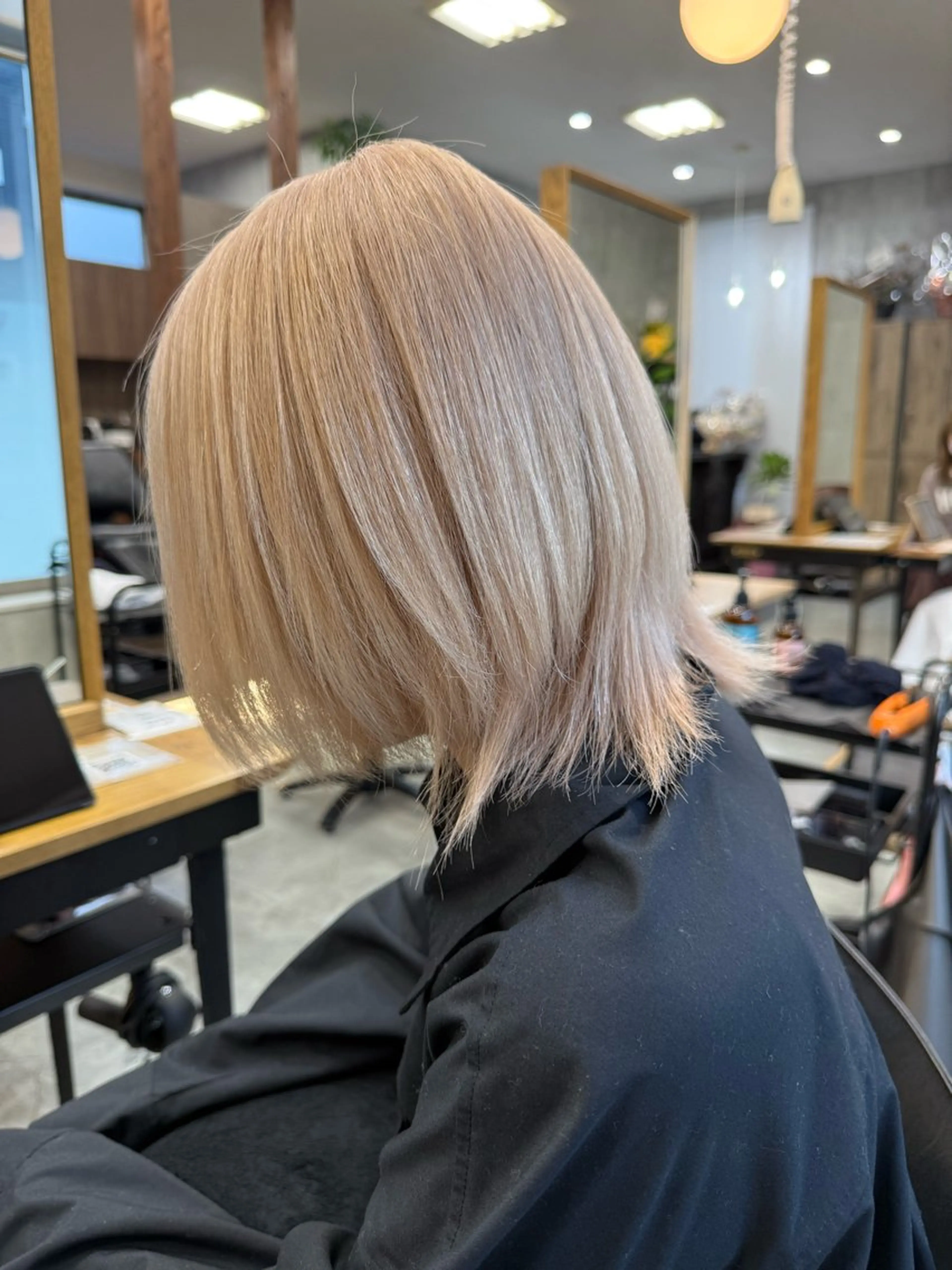 ミディアム 市毛 結菜のヘアスタイル