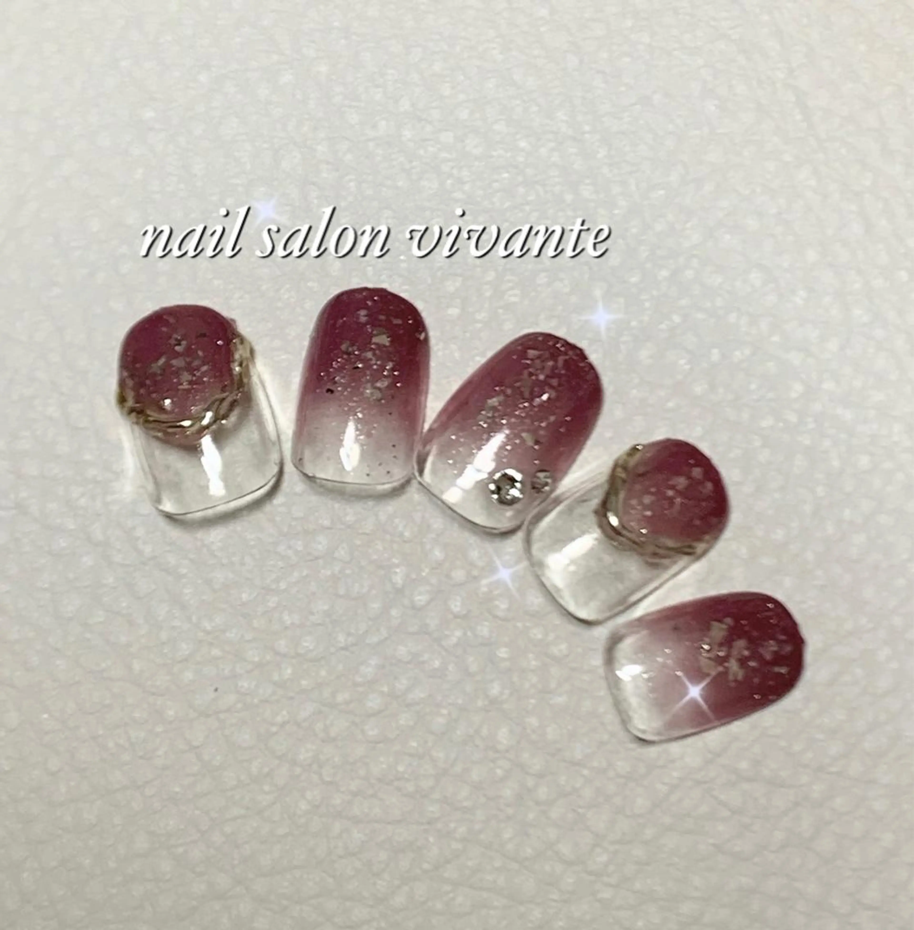 ネイル キラキラネイル ミラーネイル シルバー nail salon vivanteのネイルデザイン