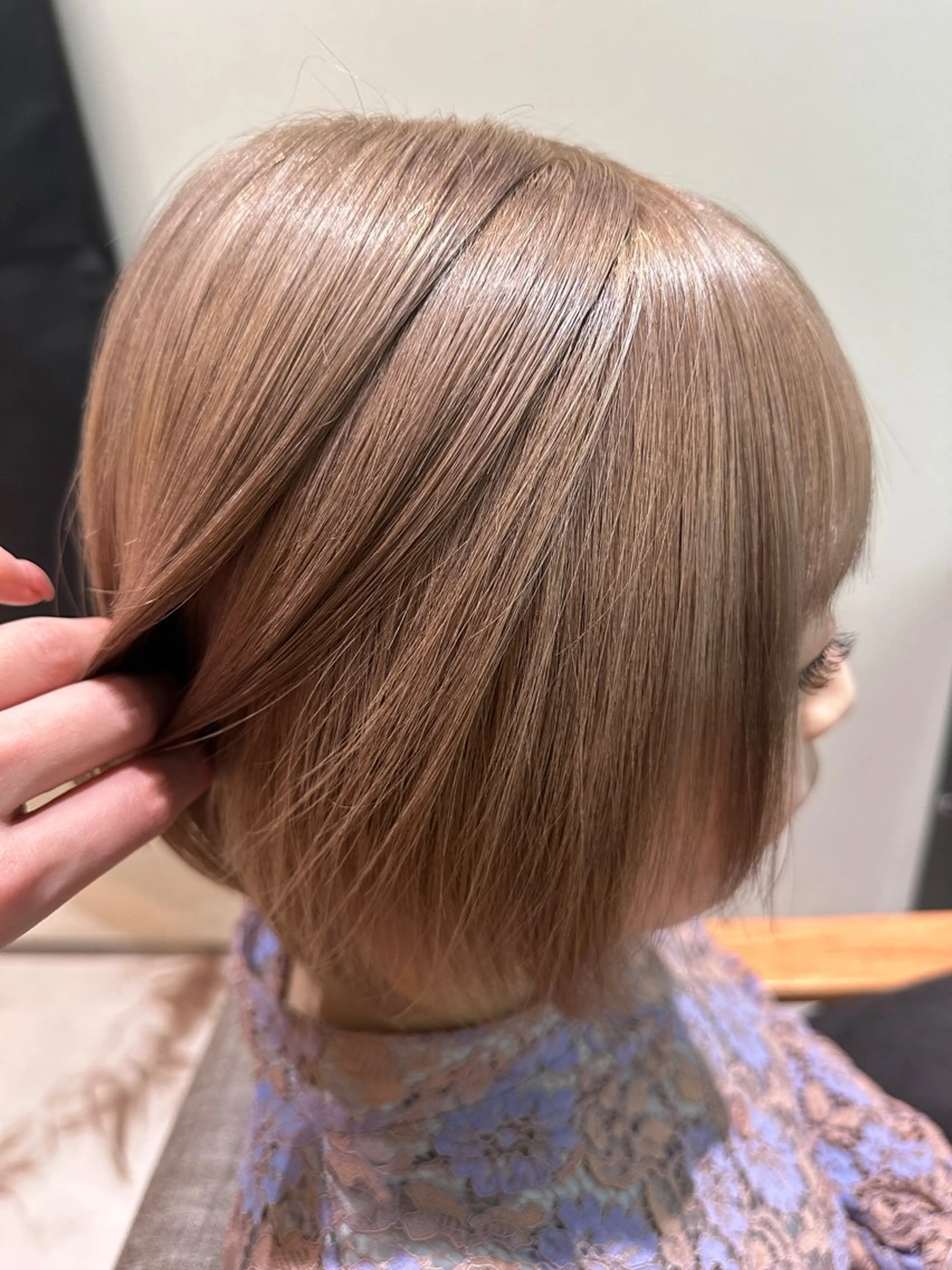 ショート カラー ヘアアレンジ ベージュカラー ブリーチ ダブルカラー ミルクティーベージュ ヘアカラー トリートメント 🇰🇷韓国スタイル レイヤー/ayanaのヘアスタイル
