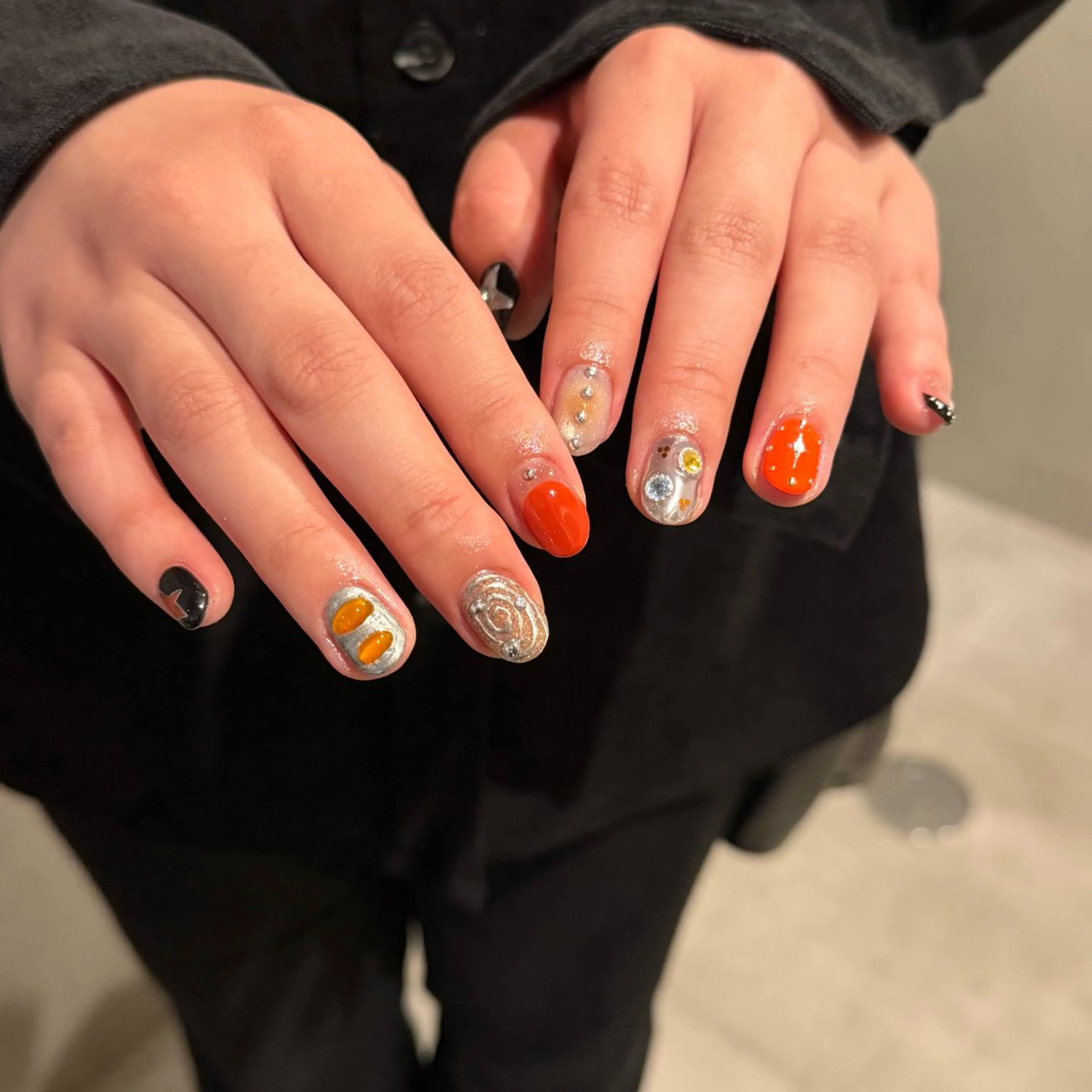 ネイル オレンジ ハンドネイル 𝐫𝐚𝐢 𝐧𝐚𝐢𝐥のネイルデザイン