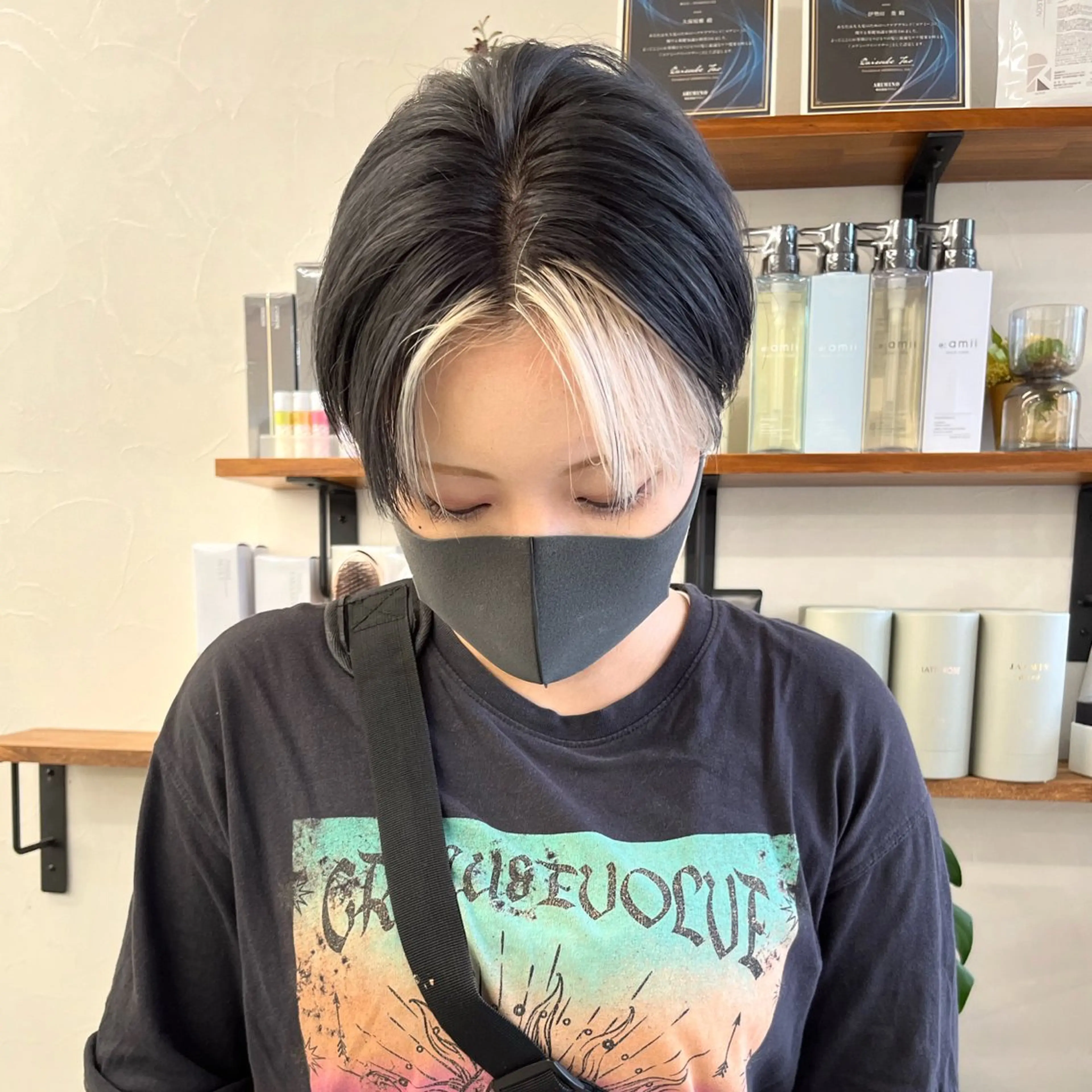 ショート カラー ハンサムショート ブリーチ ブリーチなしカラー ボブ レイヤーカット カット ヘアカラー トリートメント 初めてのショート お任せください✂️のヘアスタイル