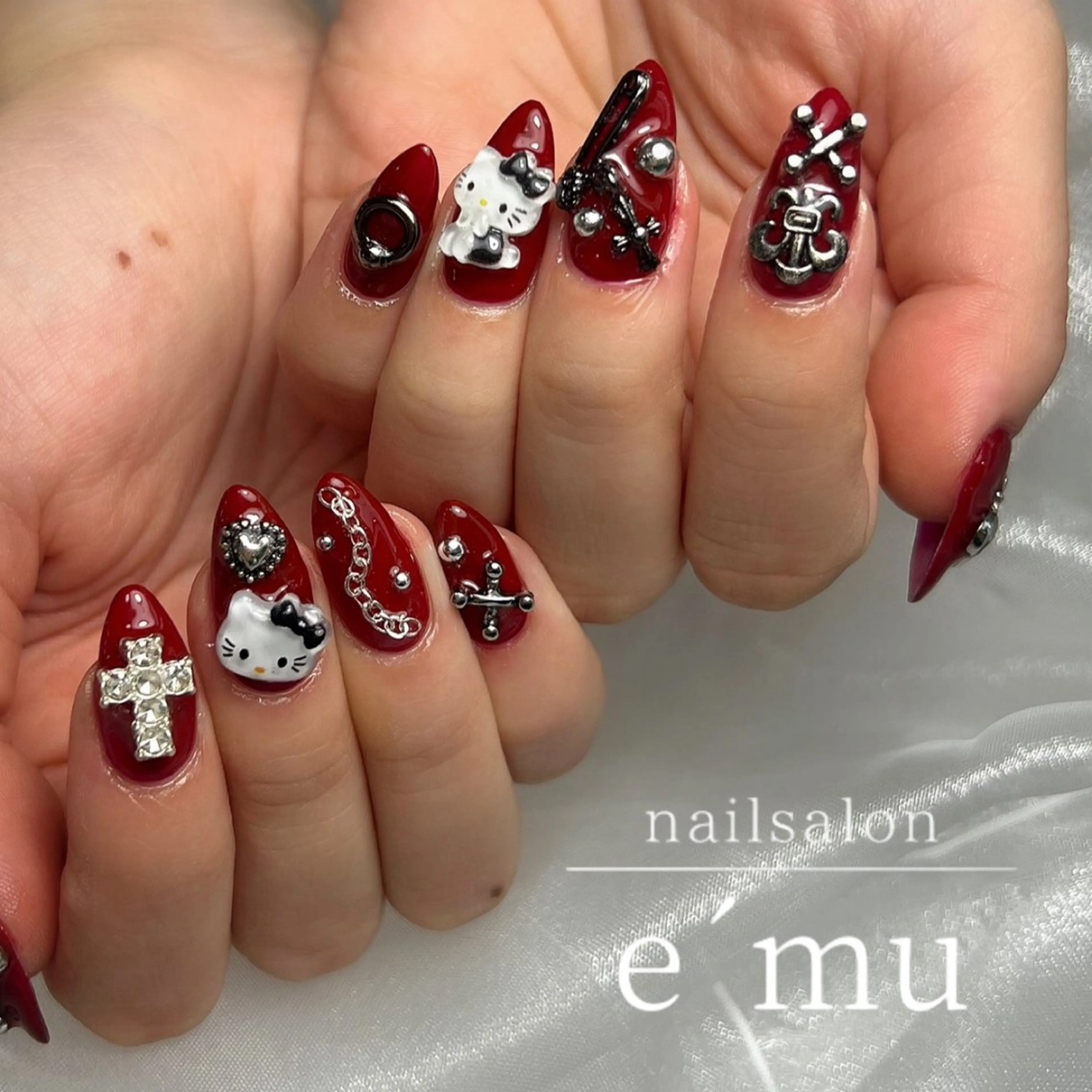 ネイル 赤色 ハンドネイル nailsalon e´muのネイルデザイン