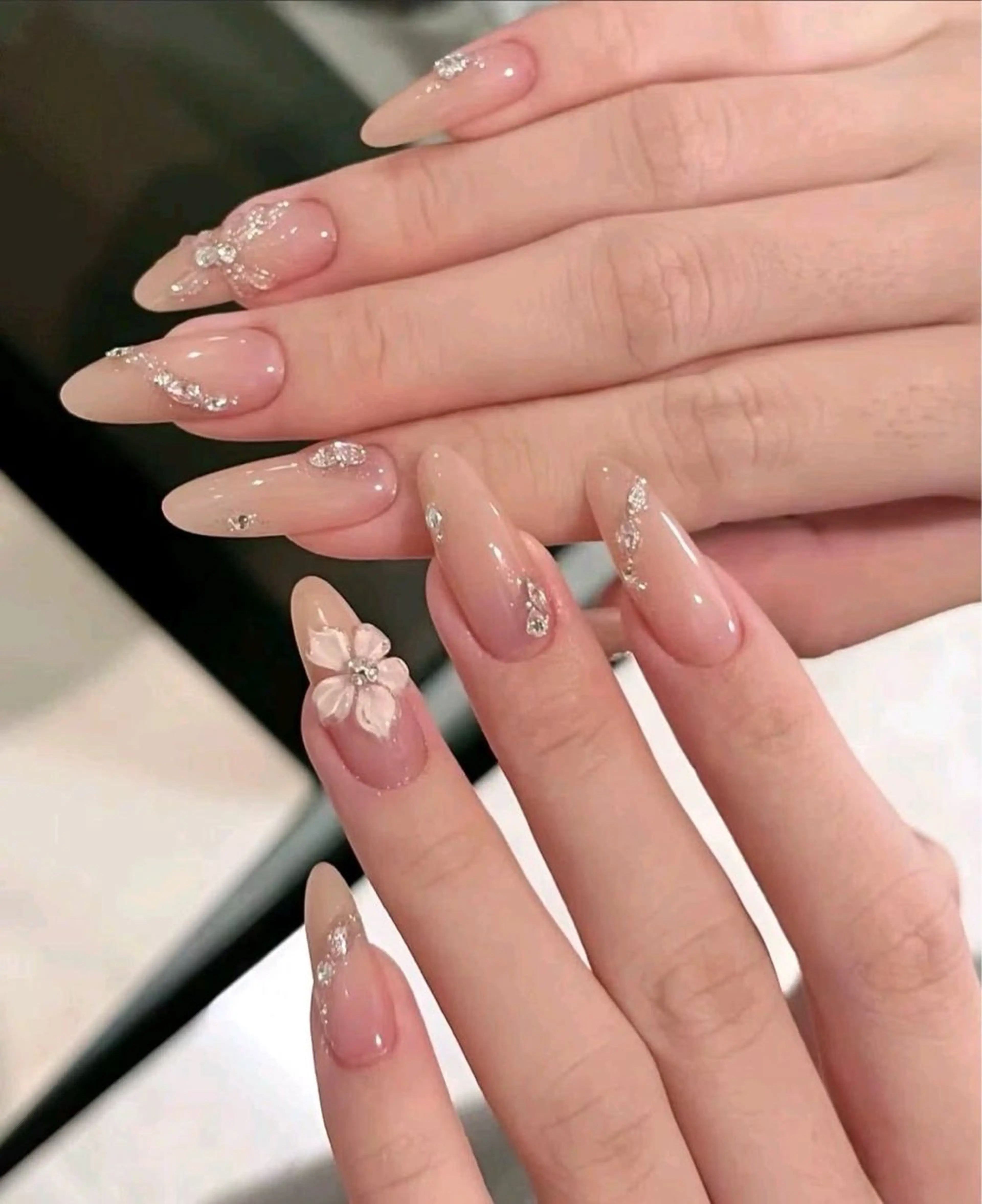 カラー グラデーションカラー ピンクカラー ハンドネイル AIN Nailのネイルデザイン