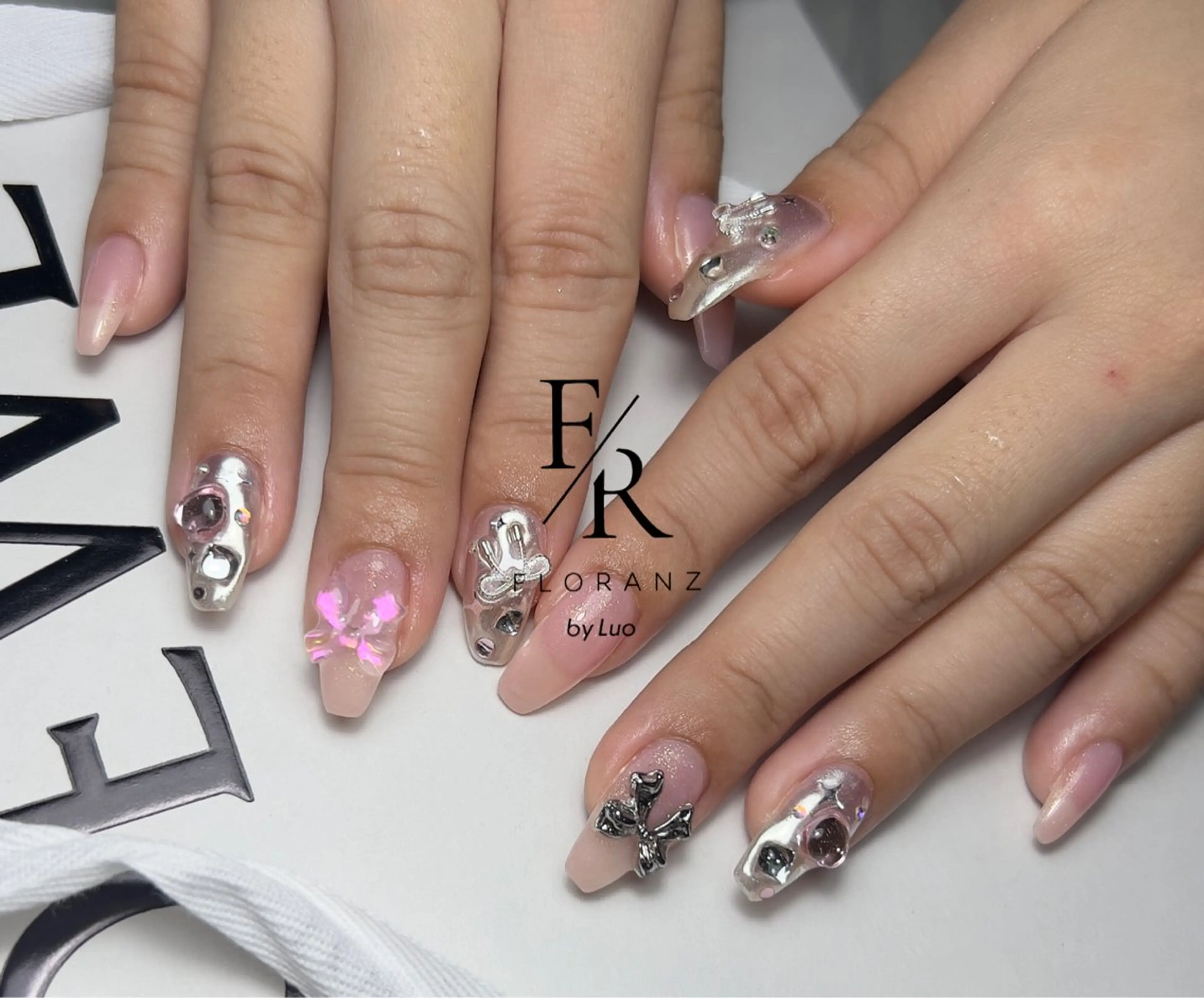 ネイル ハンドネイル FLORANZ 🫧AIRI🫧のネイルデザイン