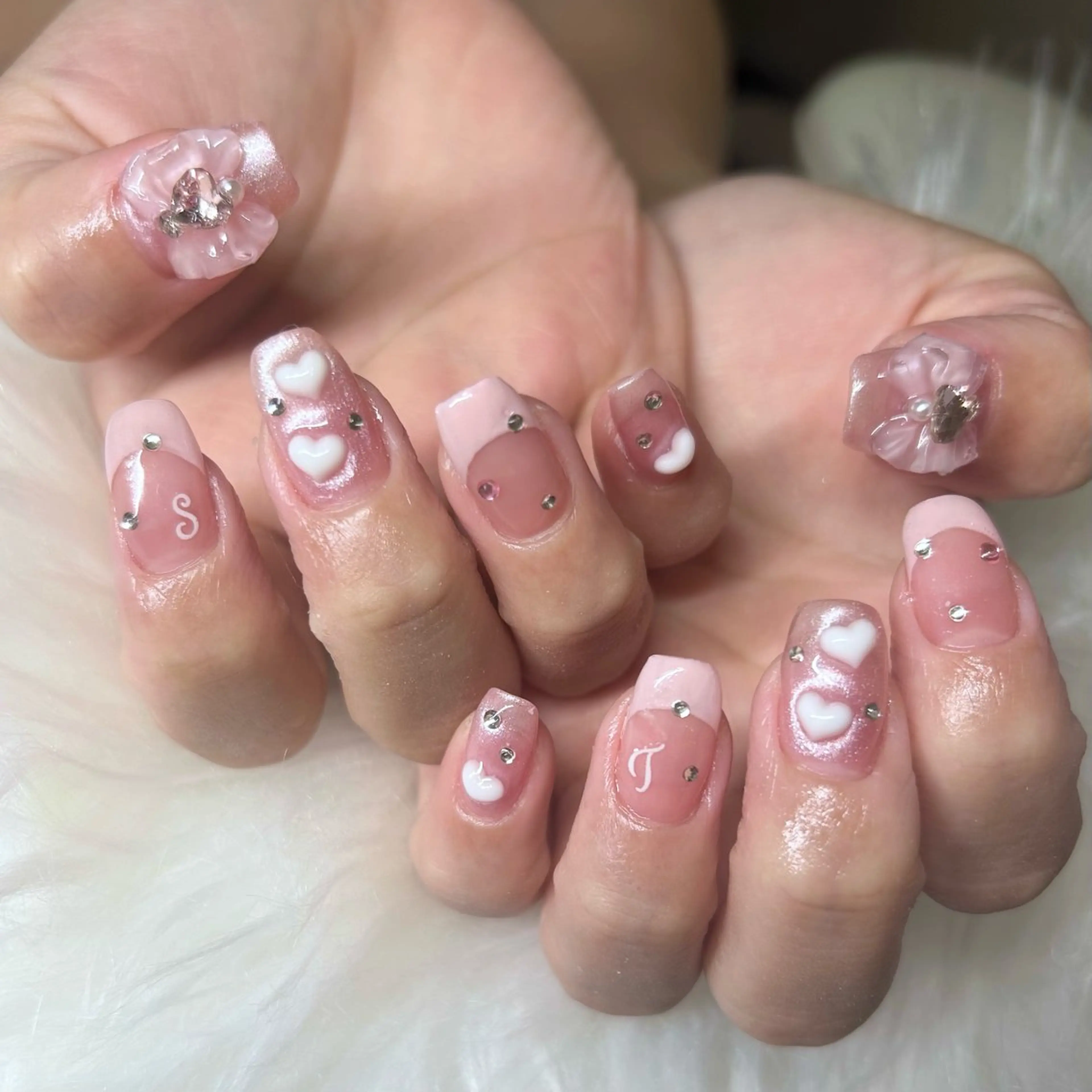 ネイル フレンチネイル ラメ(グリッター) ピンク リボン ハンドネイル 天野 希綾のネイルデザイン