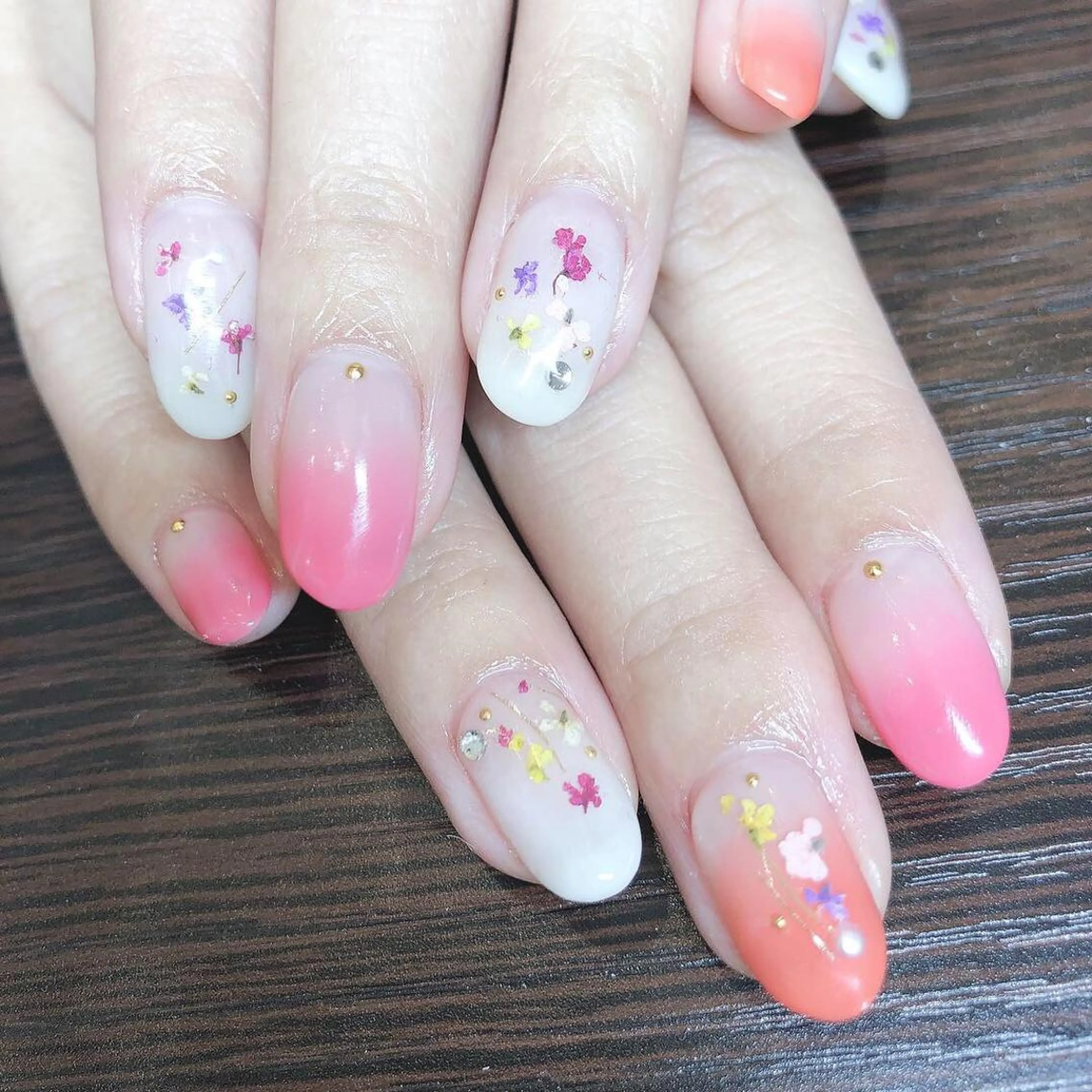 ネイル Piacere 絵美のネイルデザイン