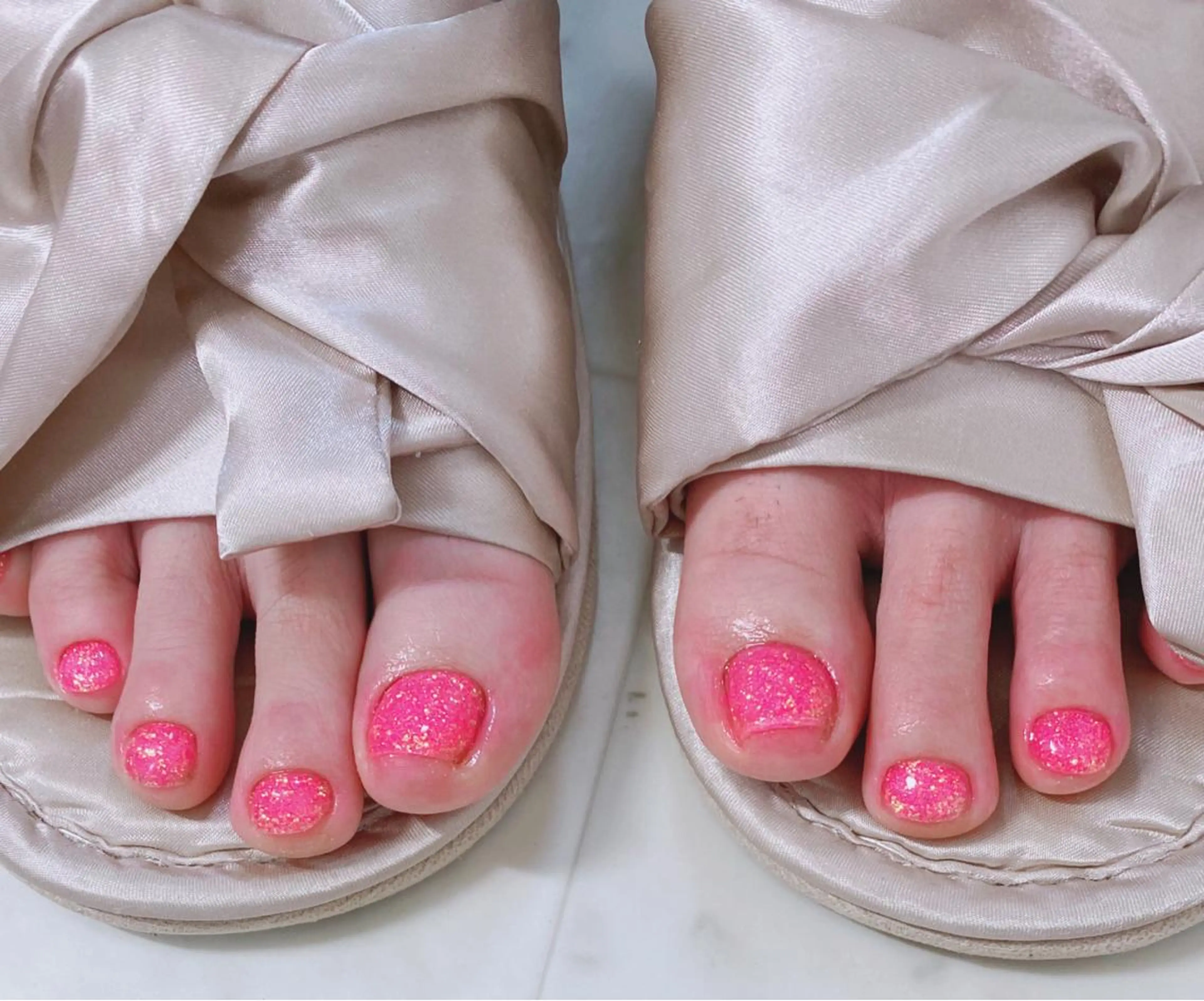 ネイル フットネイル ラメ(グリッター) ピンク Re:Ø nail 🩵TSUJIのネイルデザイン