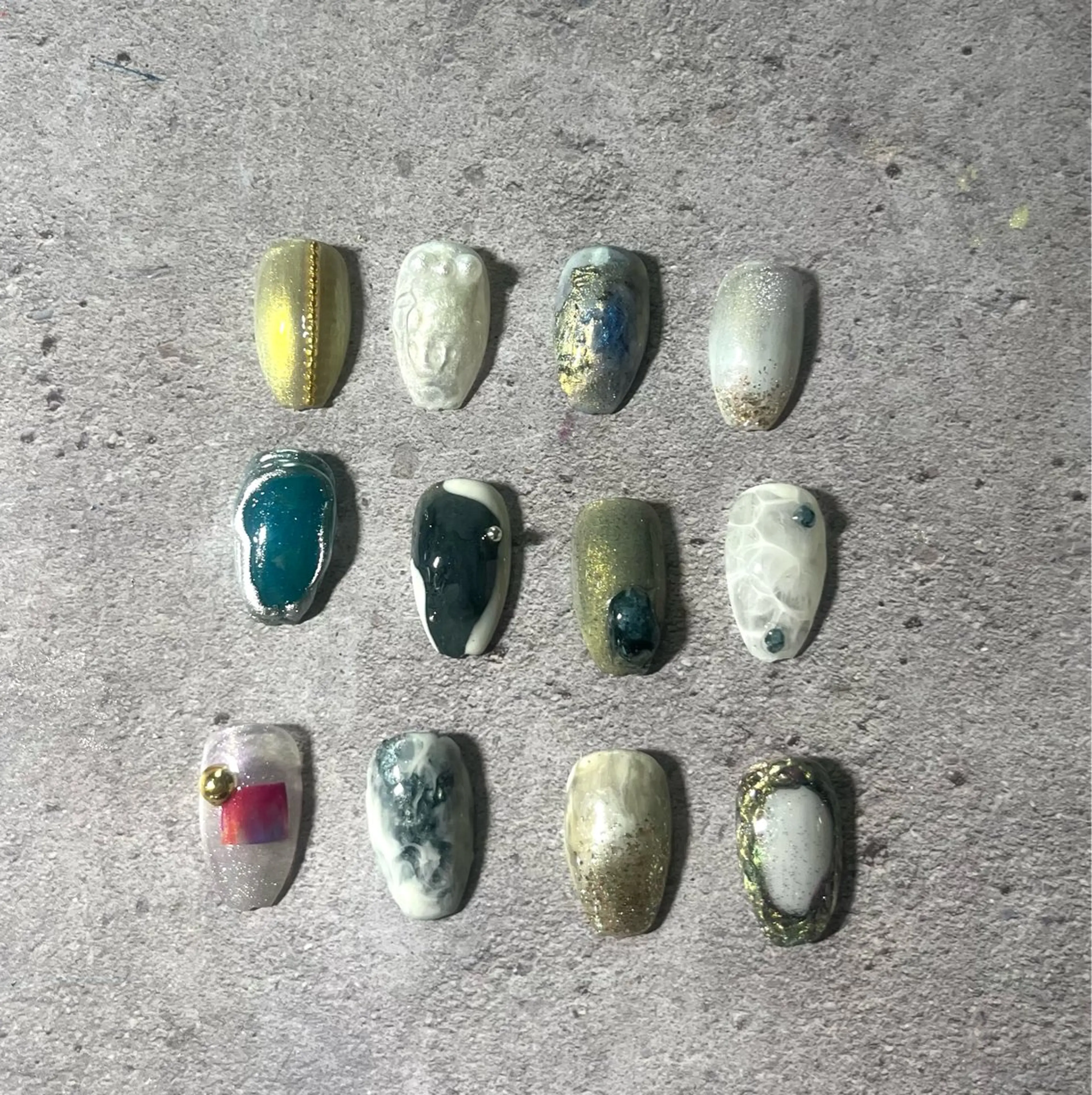 ミディアム 2DY NAIL SALONのネイルデザイン