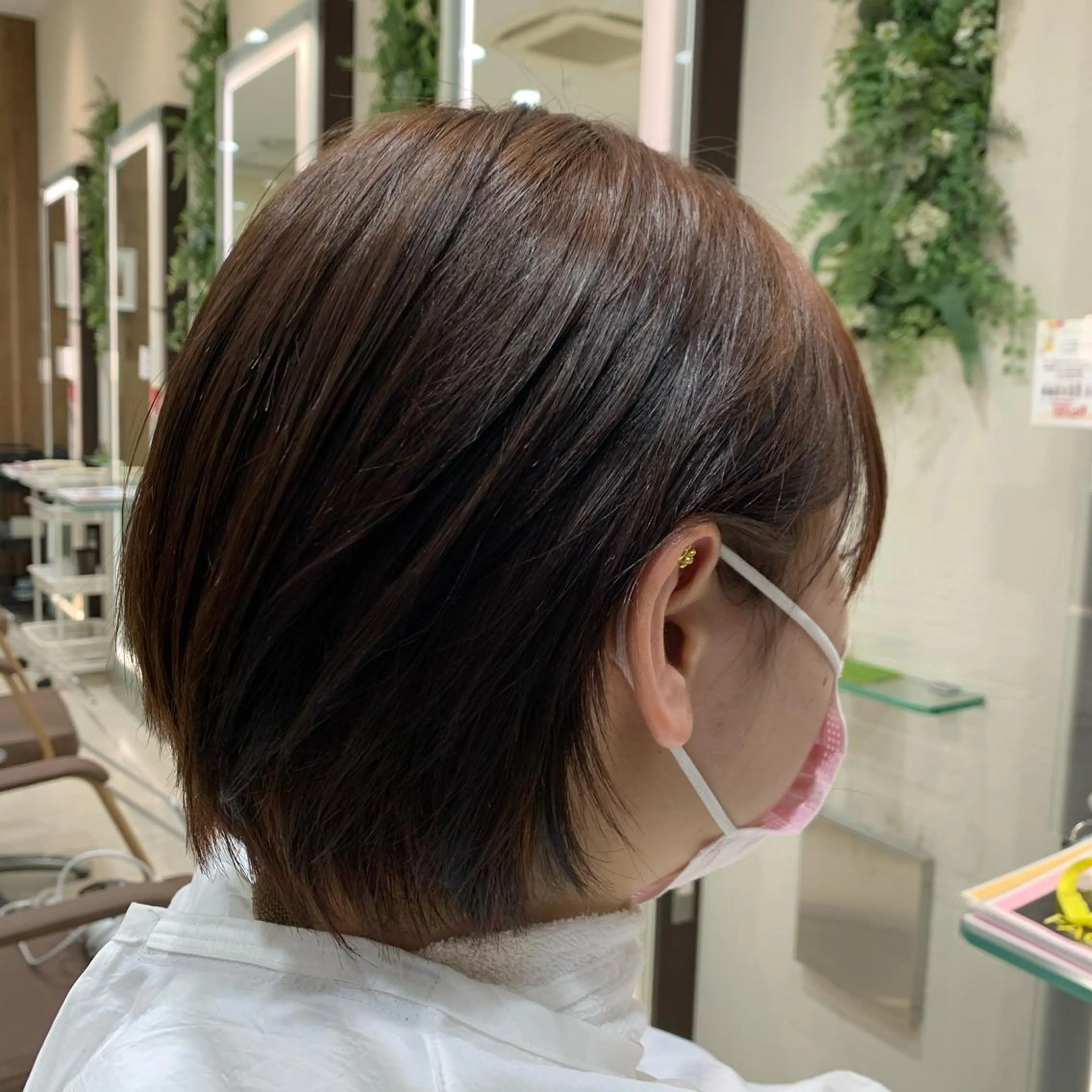 ショート カラー ブリーチ ブラウンカラー バイオレットカラー 🫧髪質改善・美髪 艶髪🫧ニタ シンゴのヘアスタイル