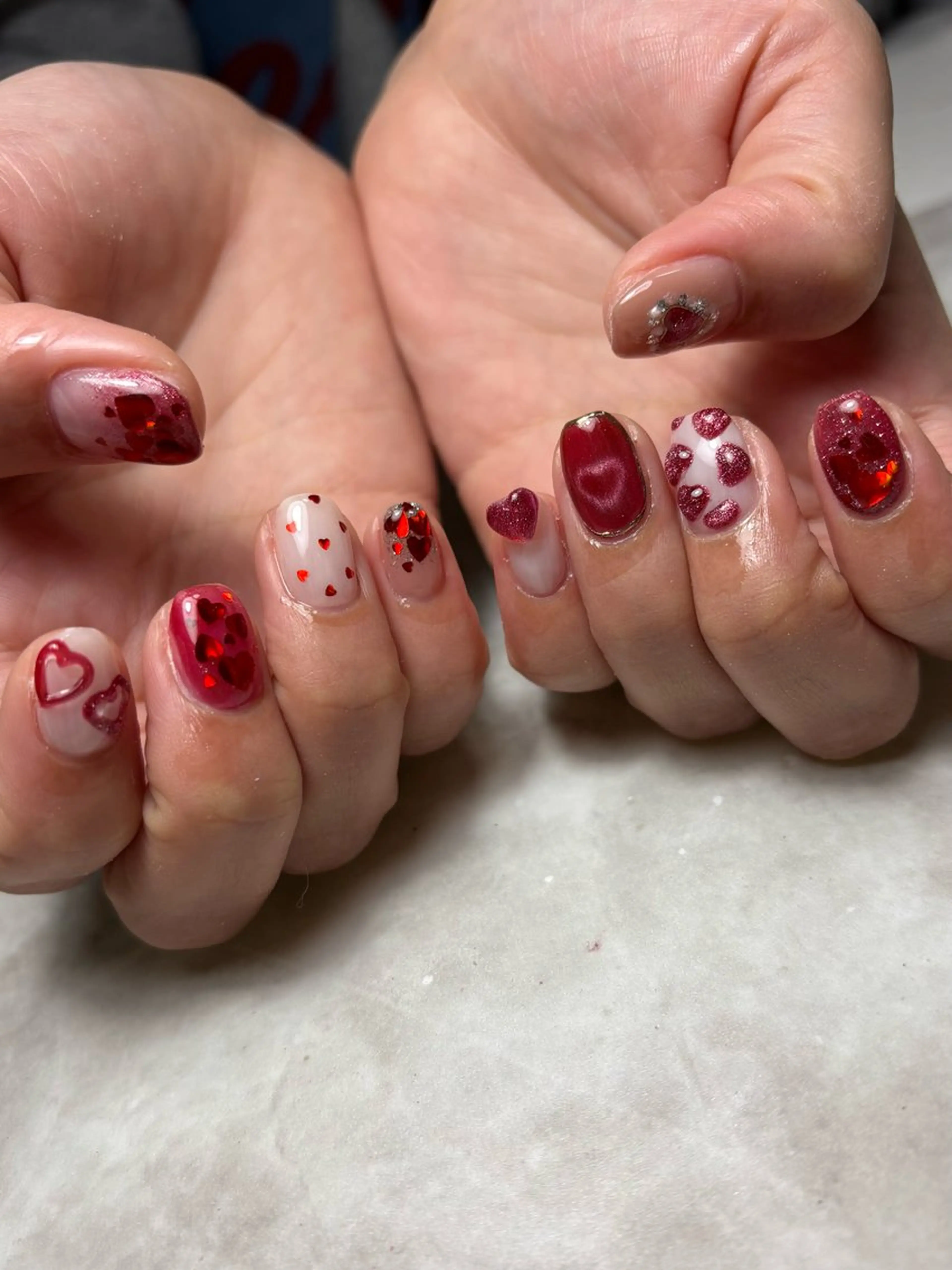 ネイル フラッシュネイル ハート ホログラムネイル マグネットネイル バレンタイン Nailsalon E's cafeのネイルデザイン