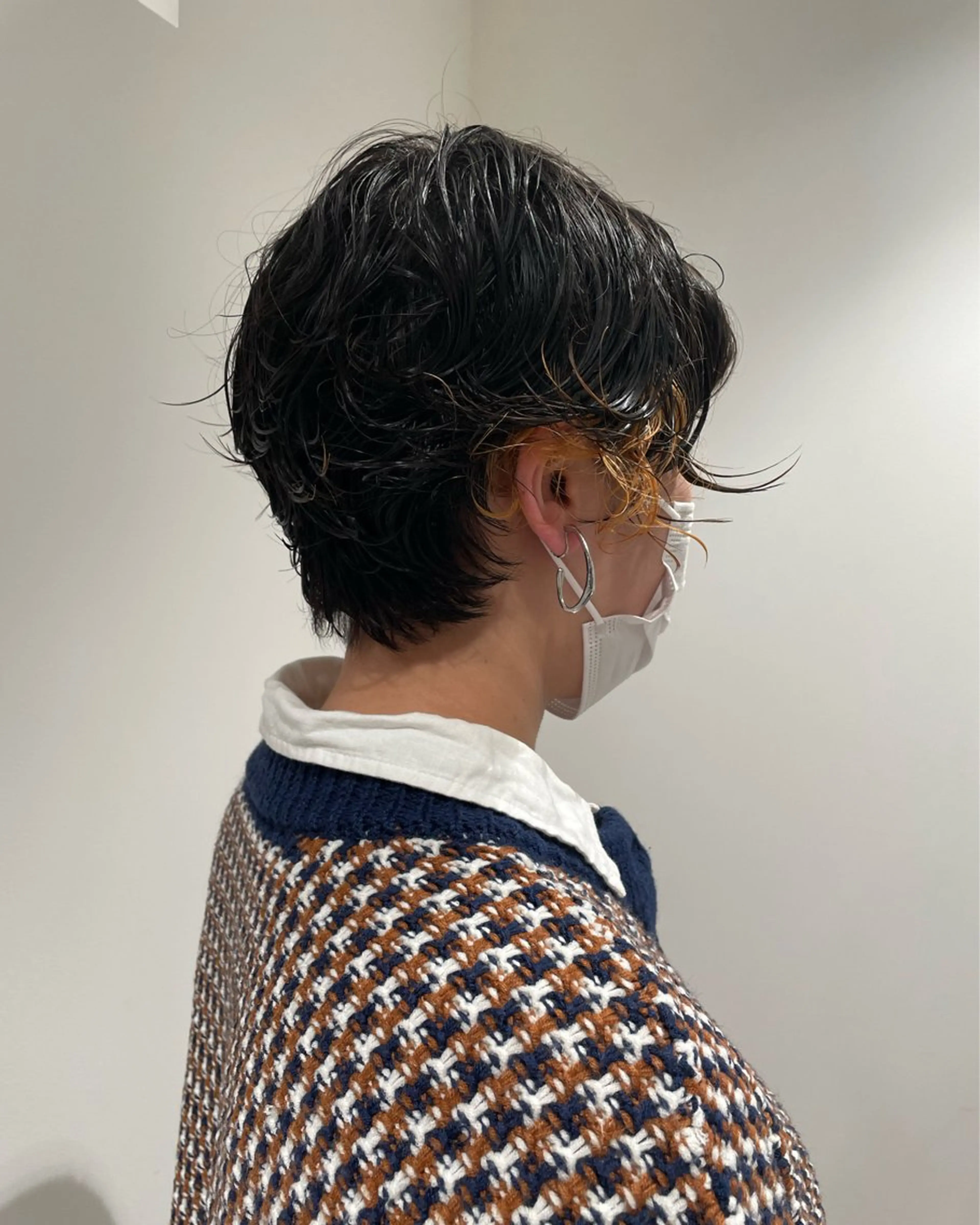 ショート パーマ 曲がる縮毛矯正 センターパートのヘアスタイル