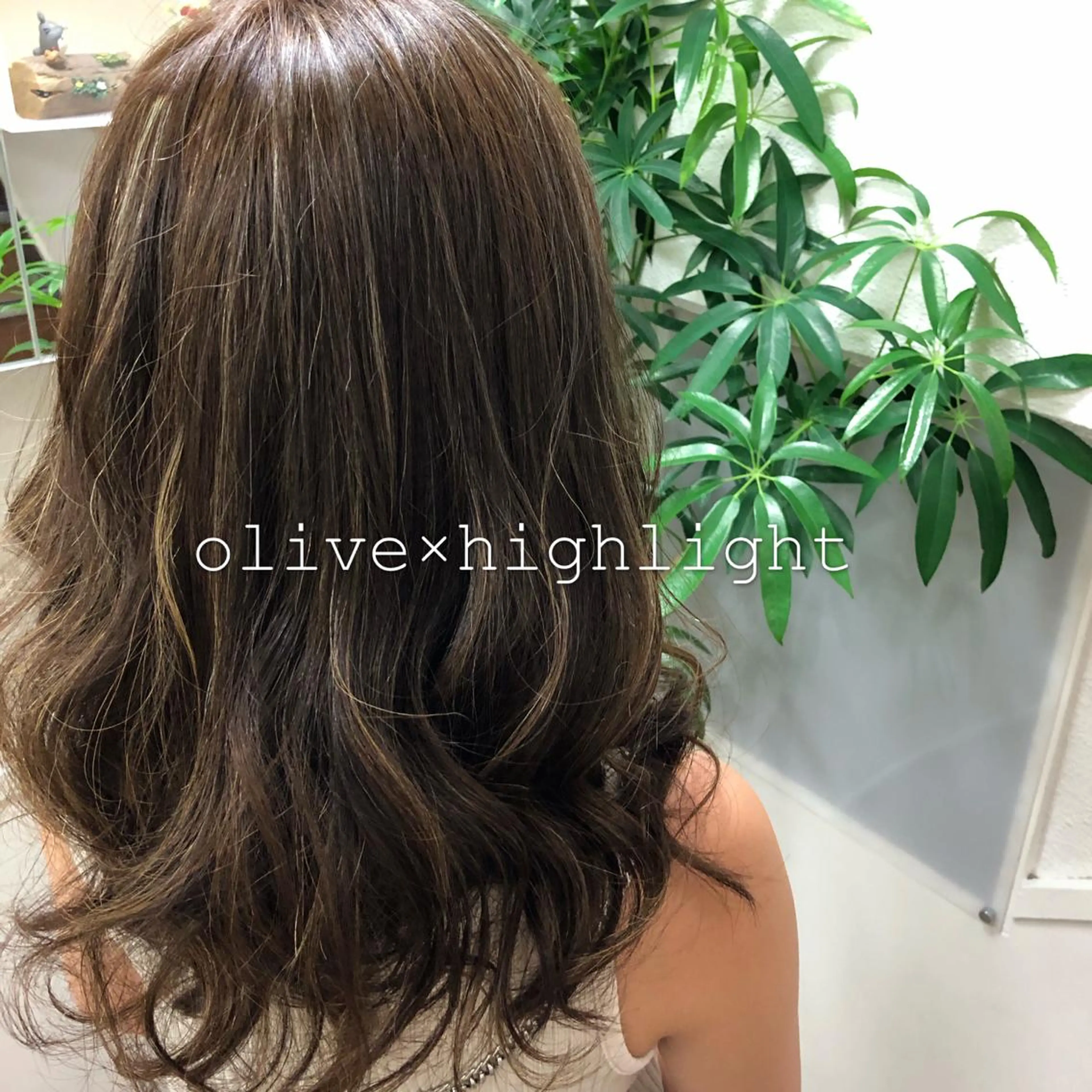 セミロング カラー MIKU🌿 ネイル&まつげパーマのマツエク・マツパデザイン