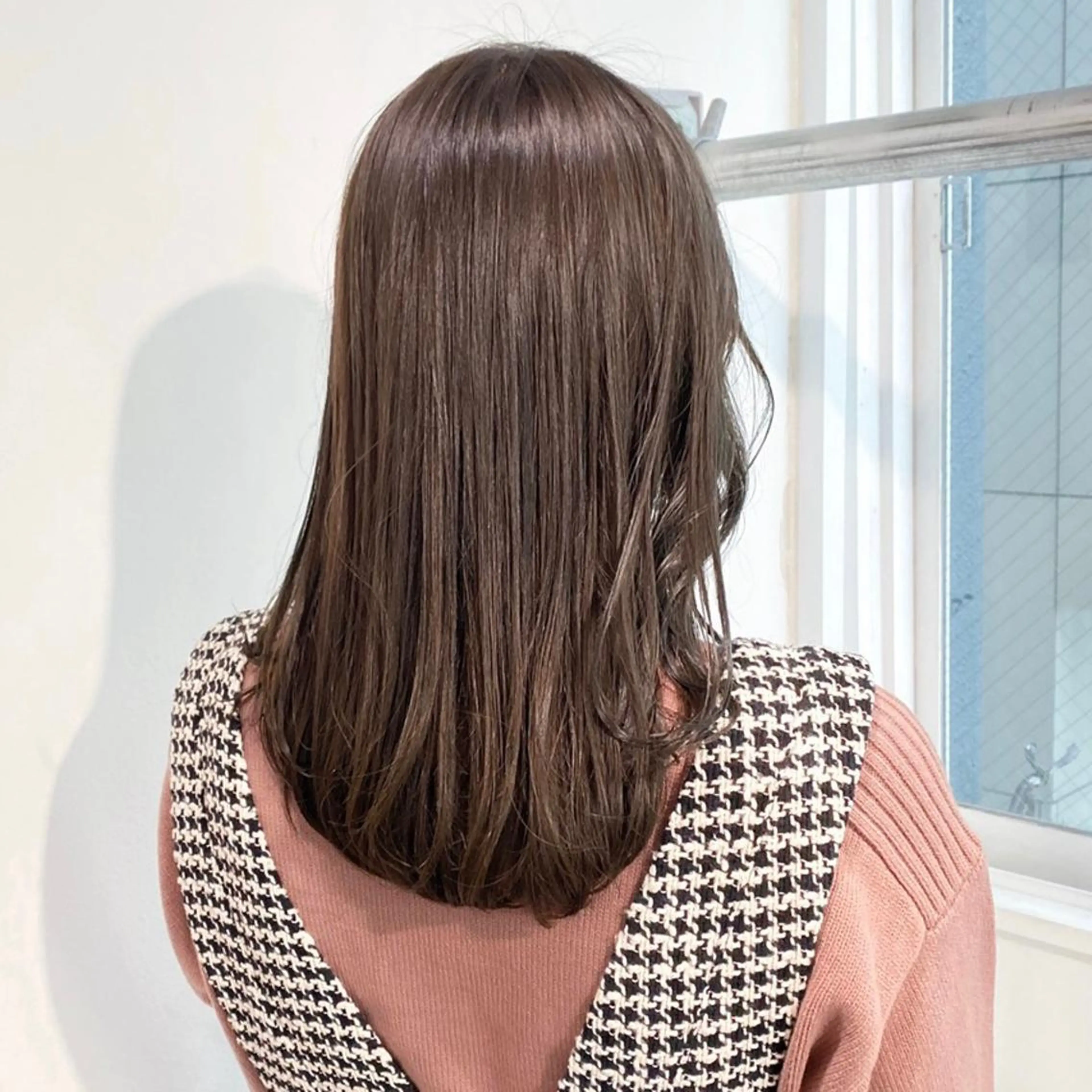セミロング カラー ヘアアレンジ 🩰透明感カラー♡ UTA🩰のヘアスタイル