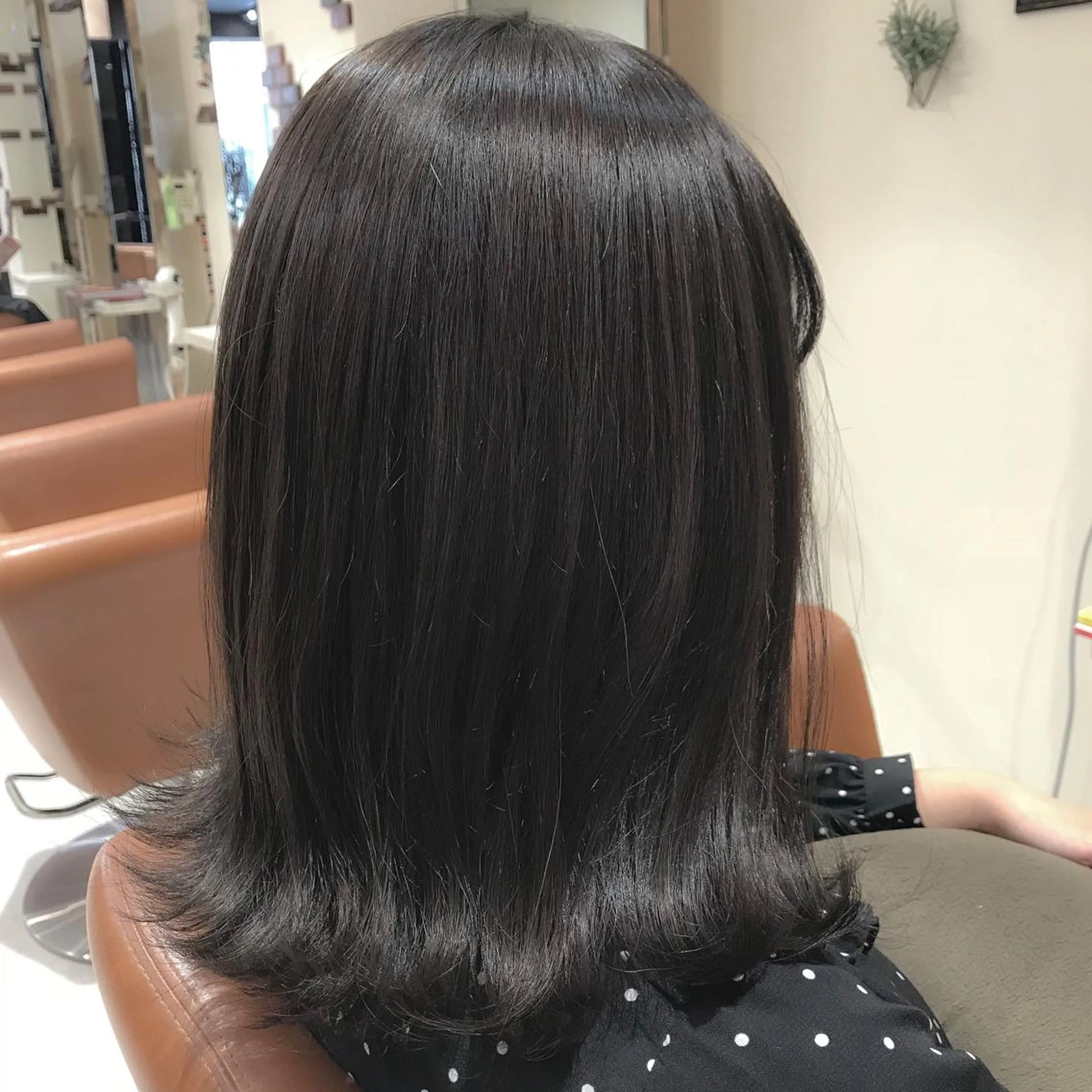 ミディアム カラー グレージュ 【透明感、艶髪】西村 有司のヘアスタイル