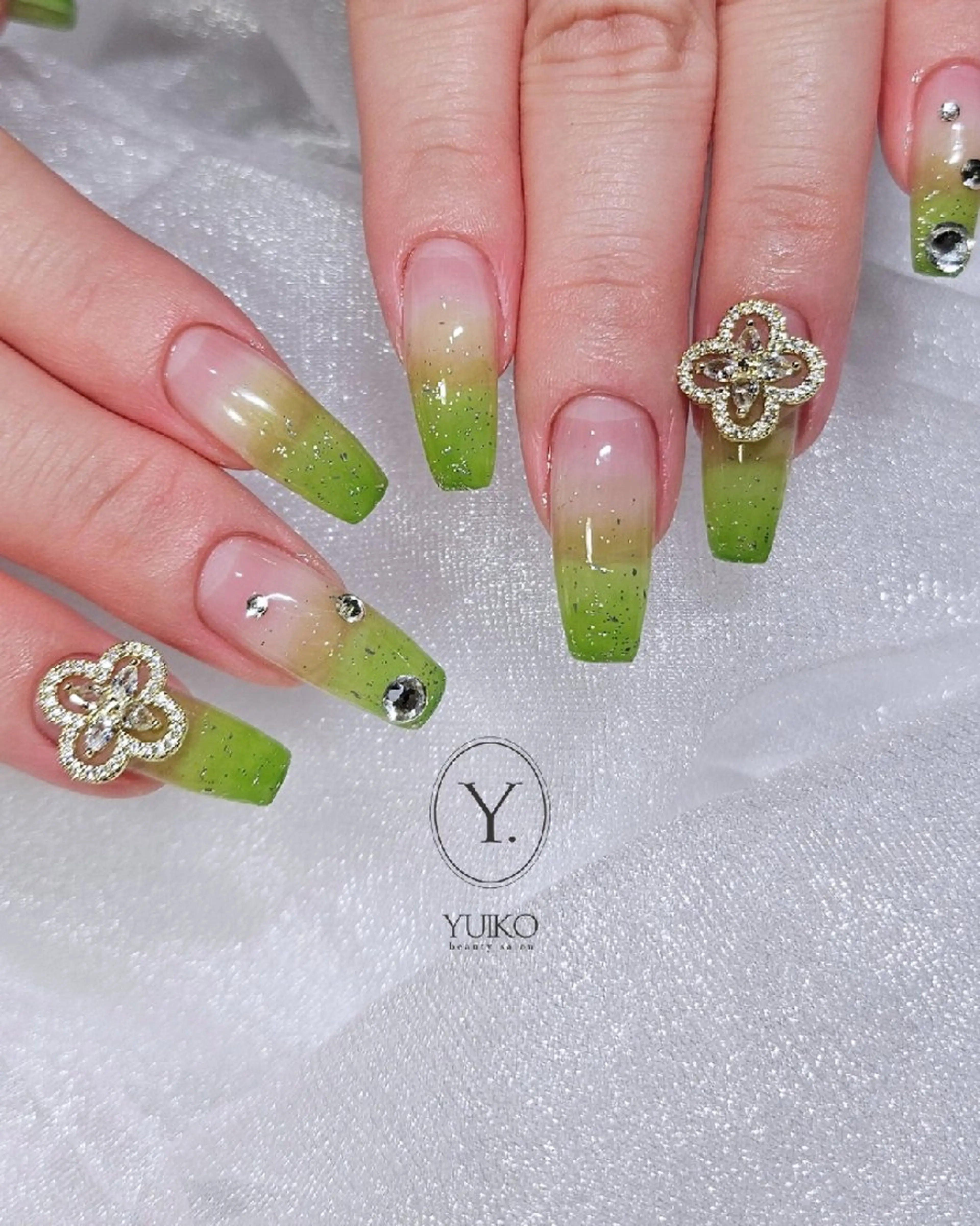 ネイル グラデーション ハンドネイル YUIKO _nail のネイルデザイン